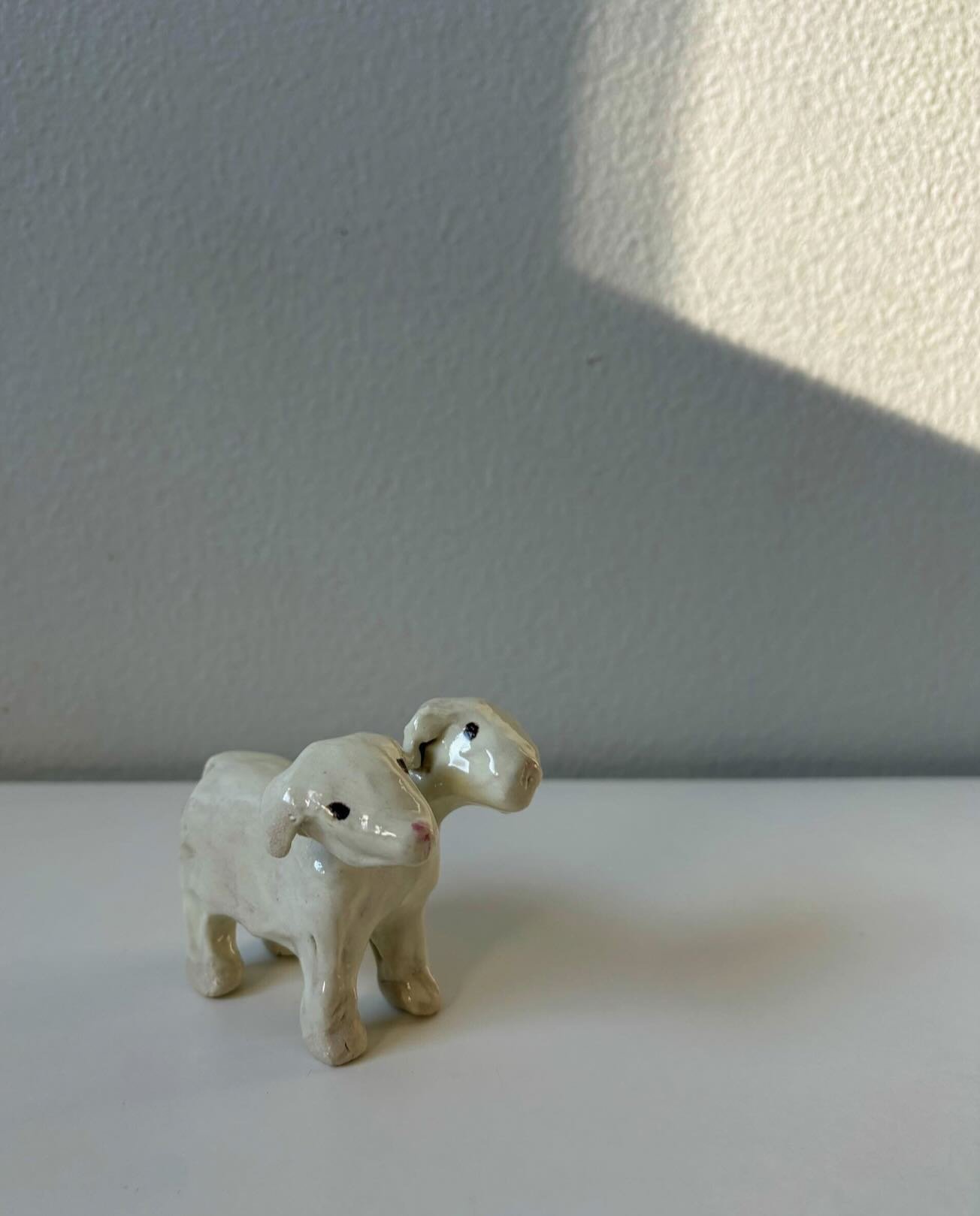 This little wonder from my latest drop is on its (their?) way to Michigan as we speak. Happy trails little buddy (buddies?)

#yyc #yycart #yycartist #ceramics #handmade #supportsmallbusiness #supportlocal