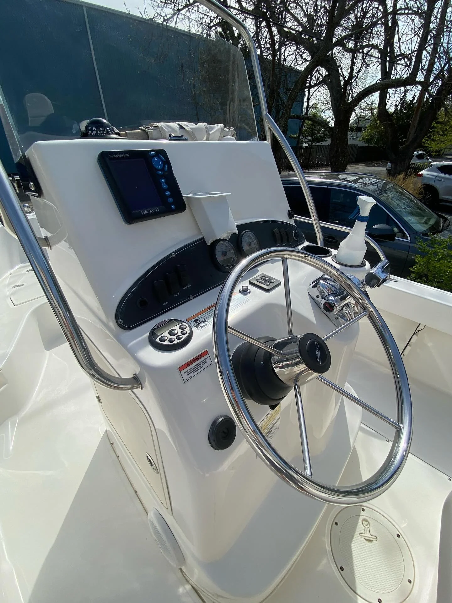 19&rsquo; Boston Whaler Outrage Full Detail &amp; Bottom Paint (Fresh paint not in pictures) 🤙 

#huntersmarinedetailing