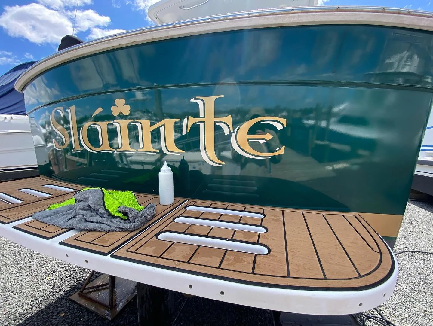 31&rsquo; Pilothouse Hull Wax, Topside Full Detail 🤙

#huntersmarinedetailing
