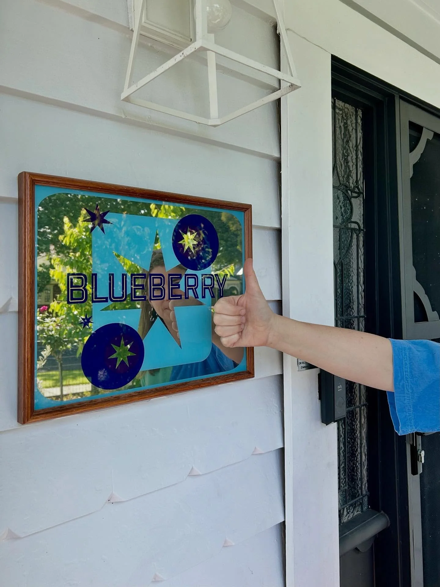 Custom Mirror for inside or outside your home
#mirror #custommirror #signpainter #goldleaf
