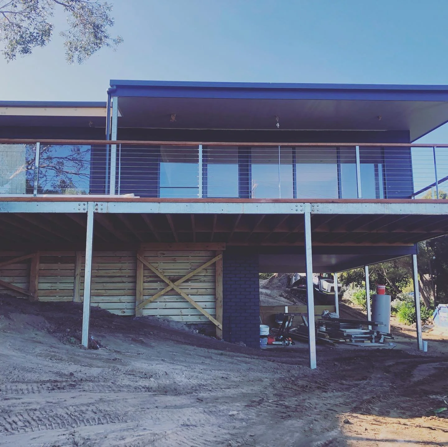 Exterior progress photos of our current McCrae project. Nearing completion. #mountainbuilt #morningtonpeninsulabuilders #renovation #progress #builder