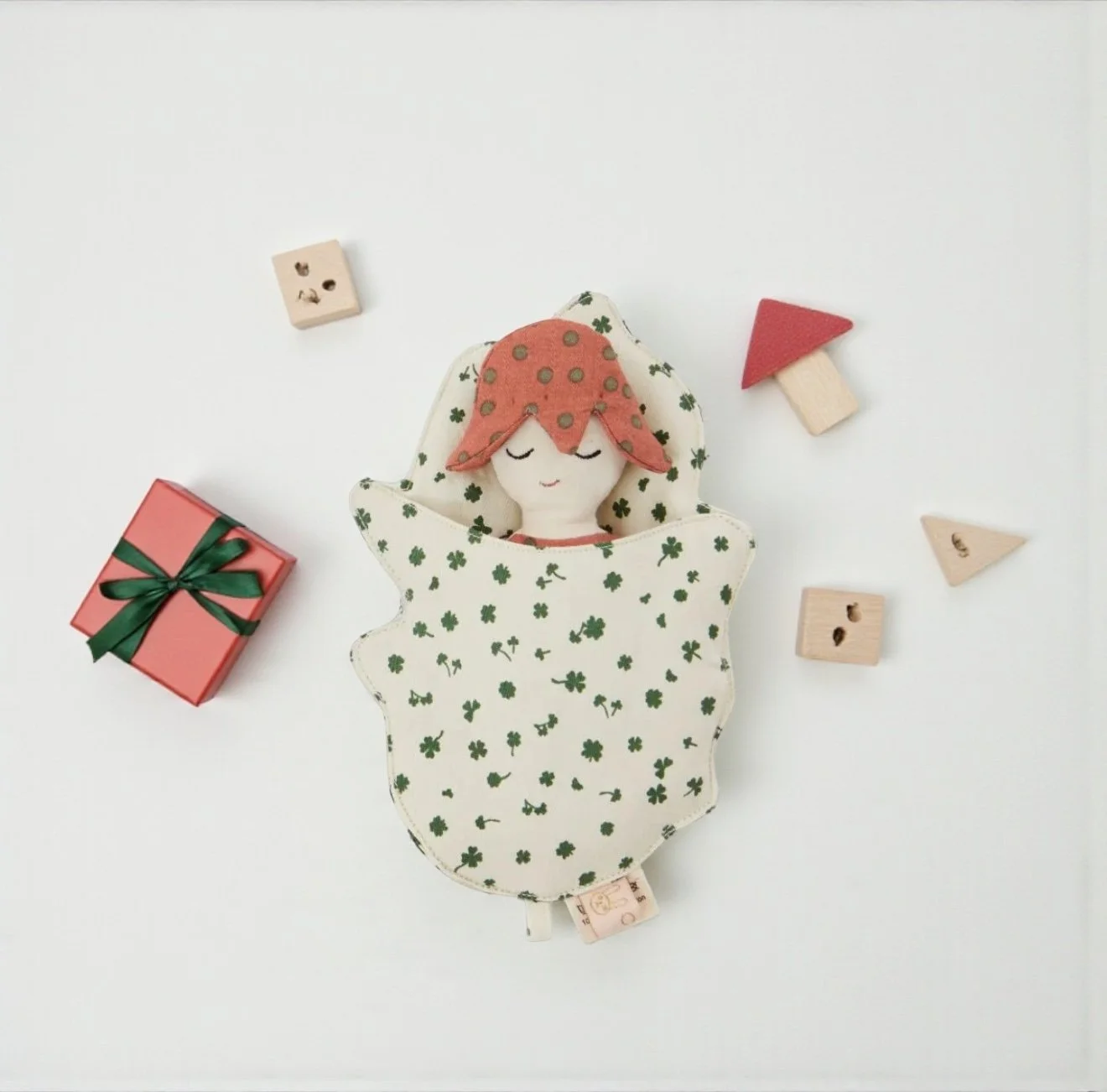 Ella The Elf 2.jpg