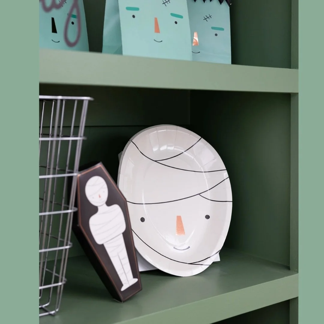 Mummy Shaped Plate 1.jpg