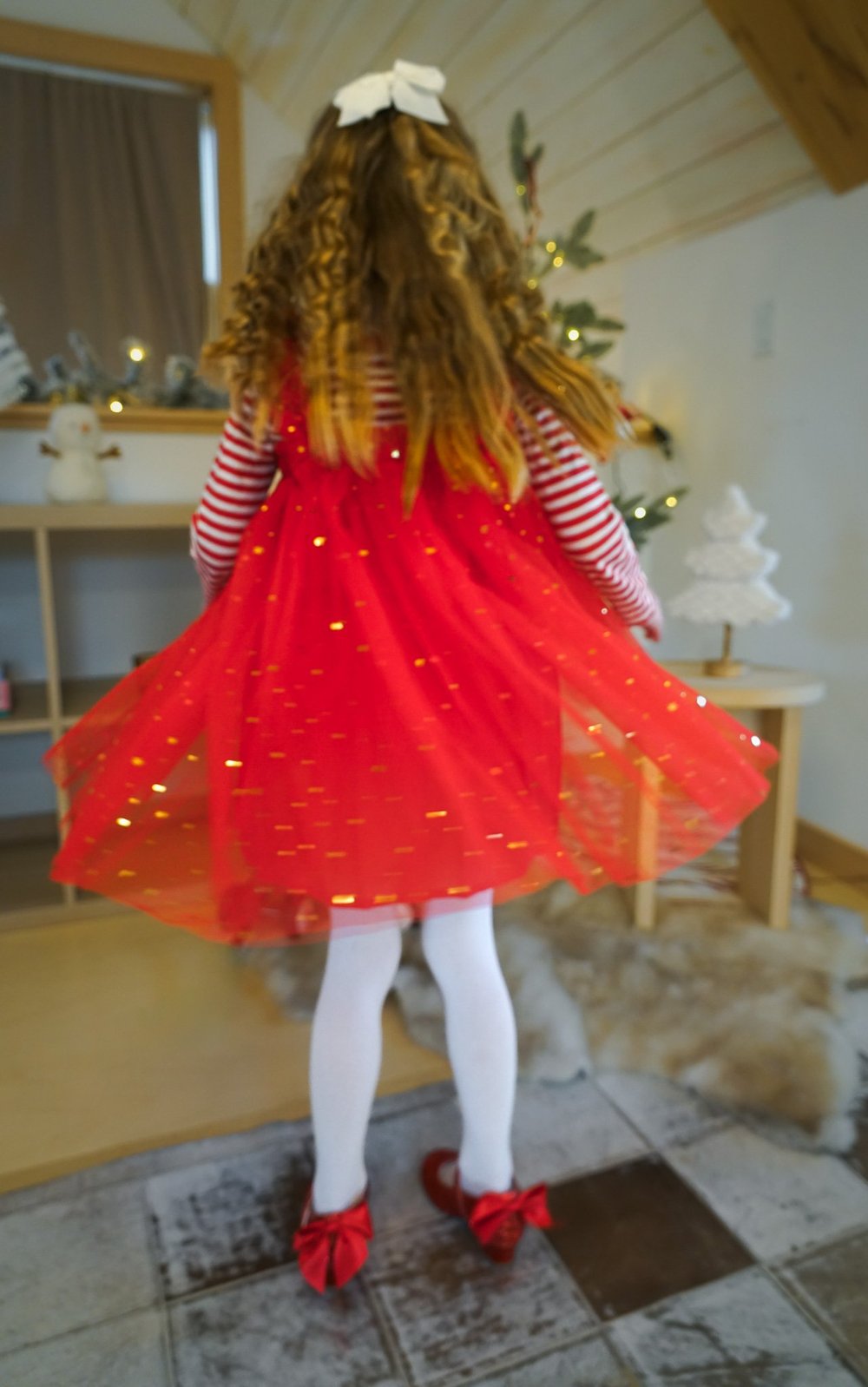 sachin and babi light blue dress Elizabeth and James Red Silk Midi Dress Long Sleeve V-Neck Holiday  Valentine’s M main image 1