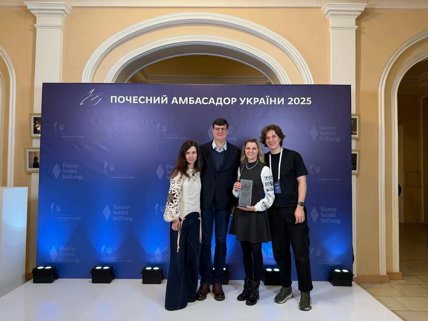 In their annual end of the year awards ceremony, @mfa_ukraine bestowed its highest cultural diplomacy award on the @ukrainianfreedomorchestra, designating the orchestra Honorary Cultural Ambassador 2025. Presiding over the ceremony in Kyiv&rsquo;s Ph