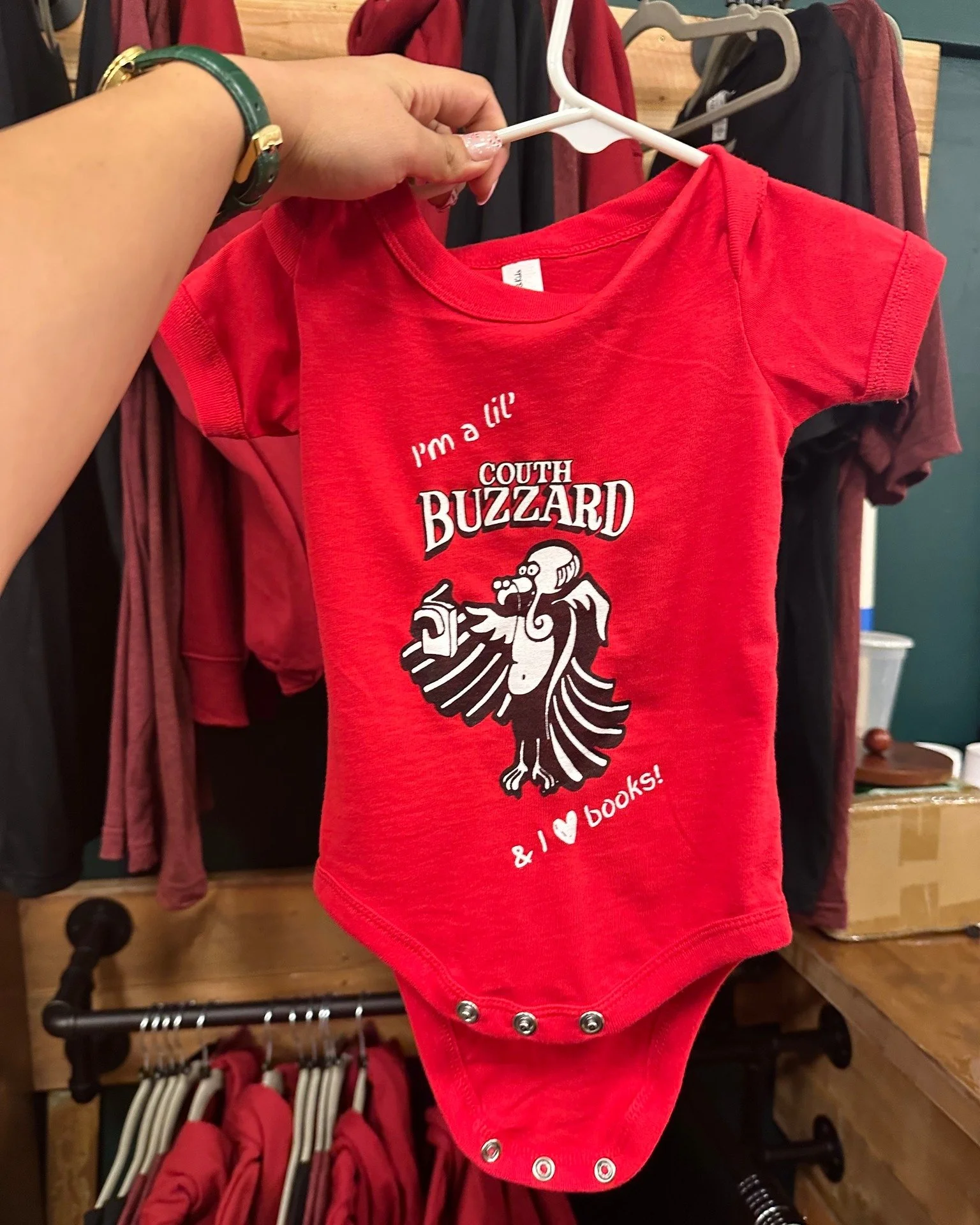 Our new merch is just too cute! We've got something for the whole family, so come by and get yourself some Buzzard gear.

#local #bookstore #seattle