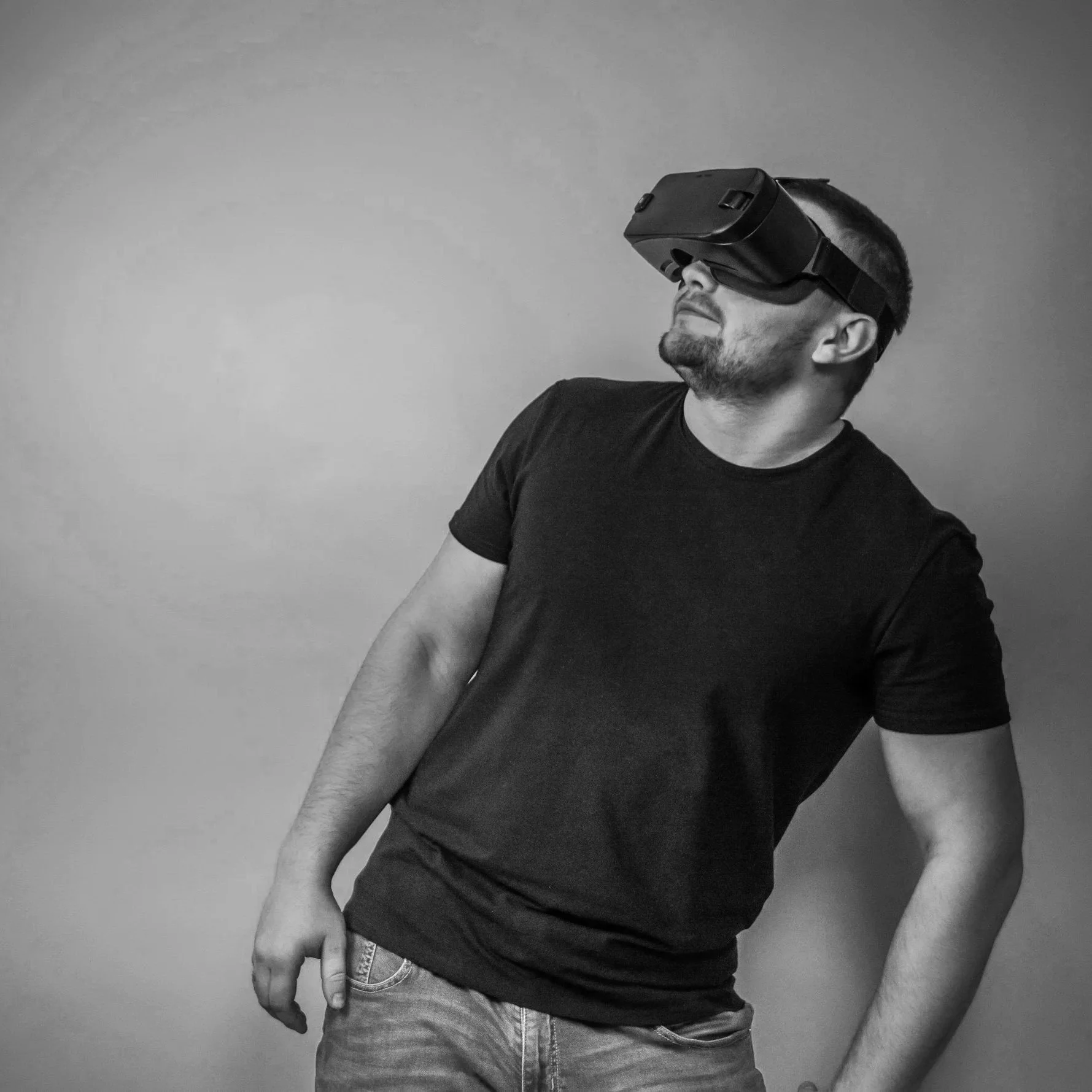 #XR #CUSTOMER_EXPERIENCE #PRODUCT_DEVELOPMENT For many working on virtual experiences, motion sickness among clients wearing headsets is a real issue. In her text, Pauliina Rahunen from XAMK explores how VR sickness can be prevented. 