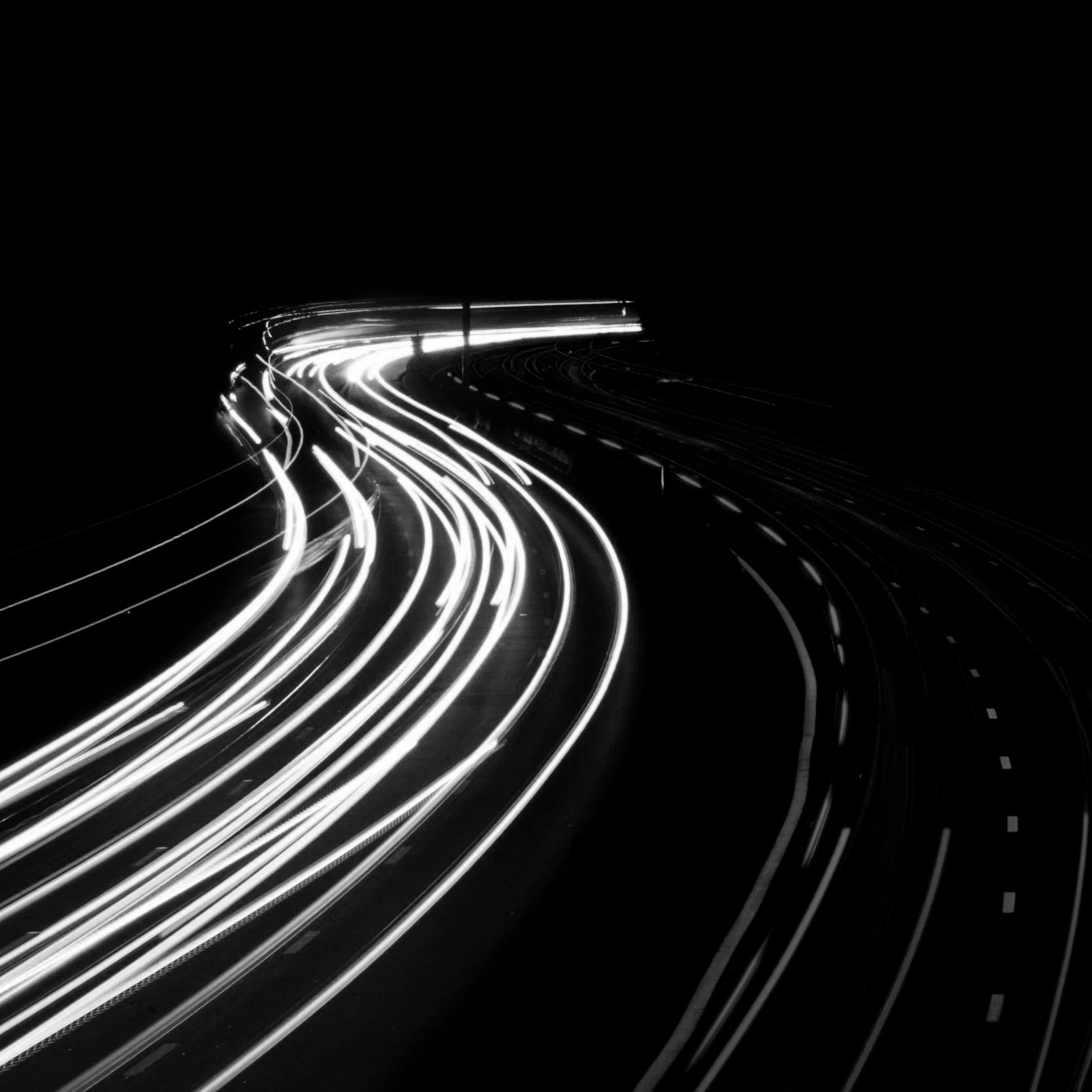 #MARKETING #STRATEGY We all know the saying that all publicity is good publicity but is it really so, especially in the digital realm? This comprehensive text dives into the differences between traffic and user acquisition. 