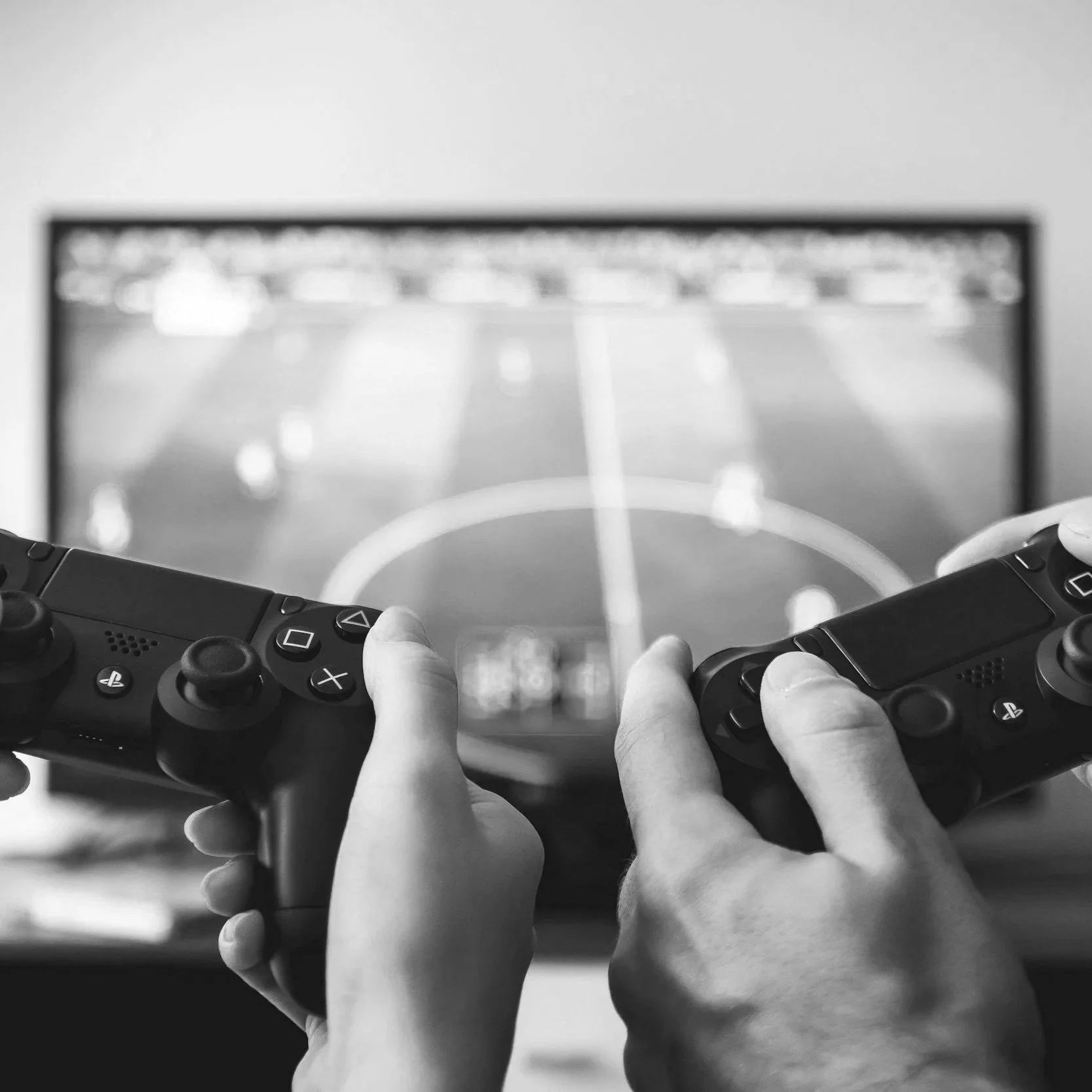 #STRATEGY #PRODUCT_DEVELOPMENT If you were to spend less than 50€ on a book on how to build a successful game, Cheryl Platz' 2025 "The Game Development Strategy Guide" is a solid contender. Some games thrive for decades. Find out why. You can read th