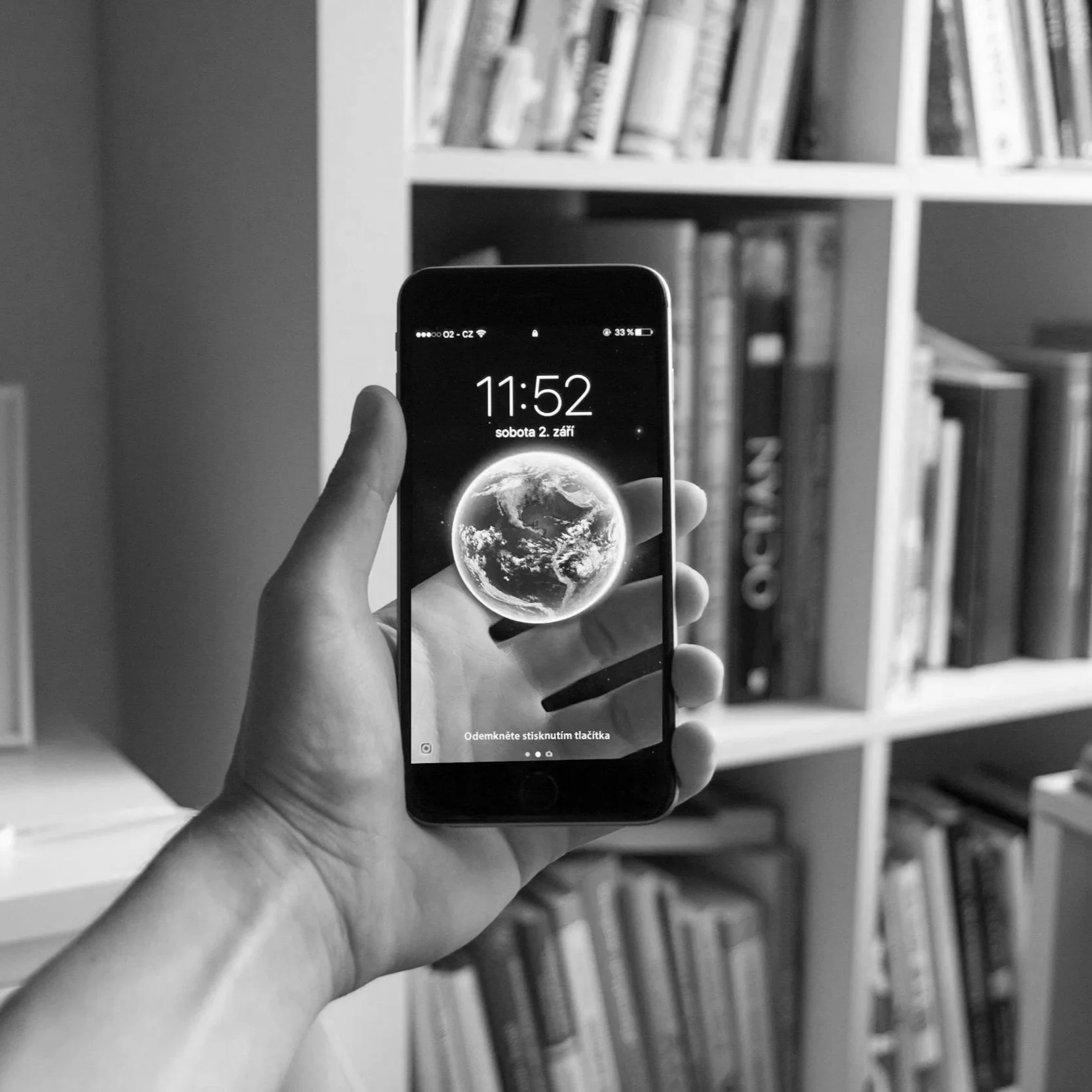 #TECHNOLOGY #CUSTOMER_EXPERIENCE In this video, Janne Autio from Augio Design explains how Augmented Reality could benefit company marketing and create immersive user experiences. By combining new technologies like AR with a bit of creativity, busine