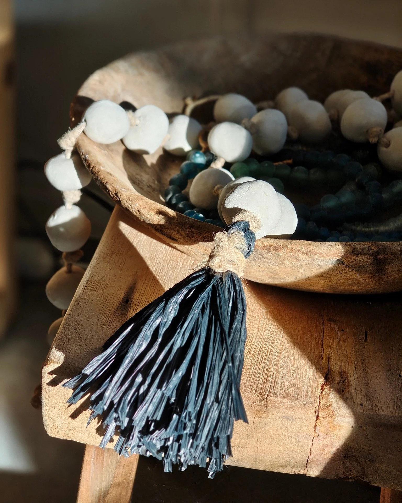 Ist es nicht wundersch&ouml;n, wie die warme Herbstsonne alles zum Strahlen bringt?

Diese magischen Momente zeigen, warum ich nat&uuml;rliche Materialien und handgefertigte Produkte so liebe &ndash; sie leben mit dem Licht, ver&auml;ndern sich mit d