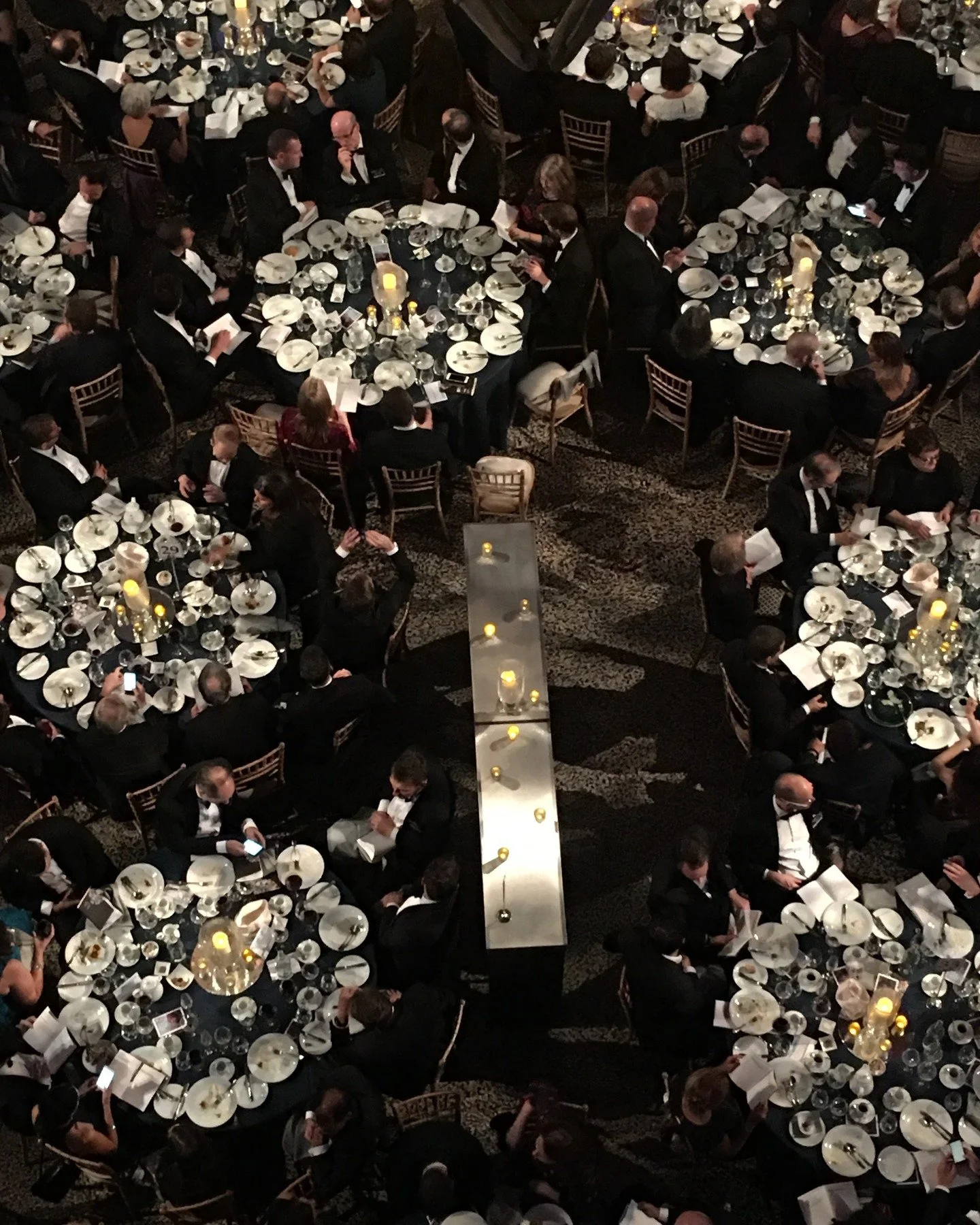 ✨Financial Times European Innovative Lawyers Awards 2019 ✨
Middag og awards under 'Hope the Whale'
45 min set up tid, 68 tjenere, 19 awards, 638 g&aelig;ster 1 stor opgave og k&aelig;mpe &aelig;re ✨