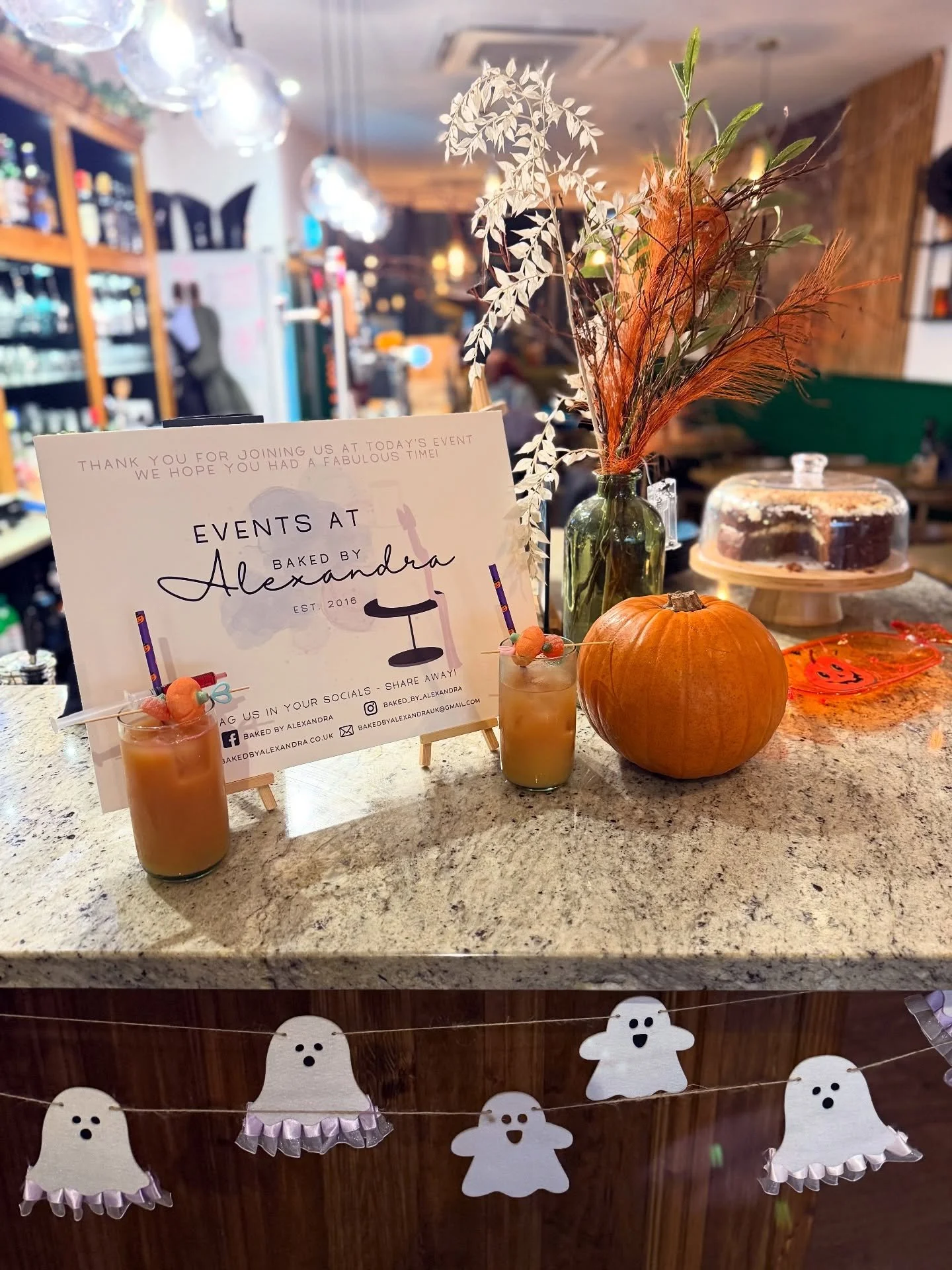 👻🎃 HALLOWEEN WEEK 🎃👻
What a week! We loved being part of the girls takeover with @newportliveuk and teaching lots of lovely young ladies how to decorate cupcakes. Our Buttercream &amp; Bubbles Halloween event at @thetickledtrout_newport was the i
