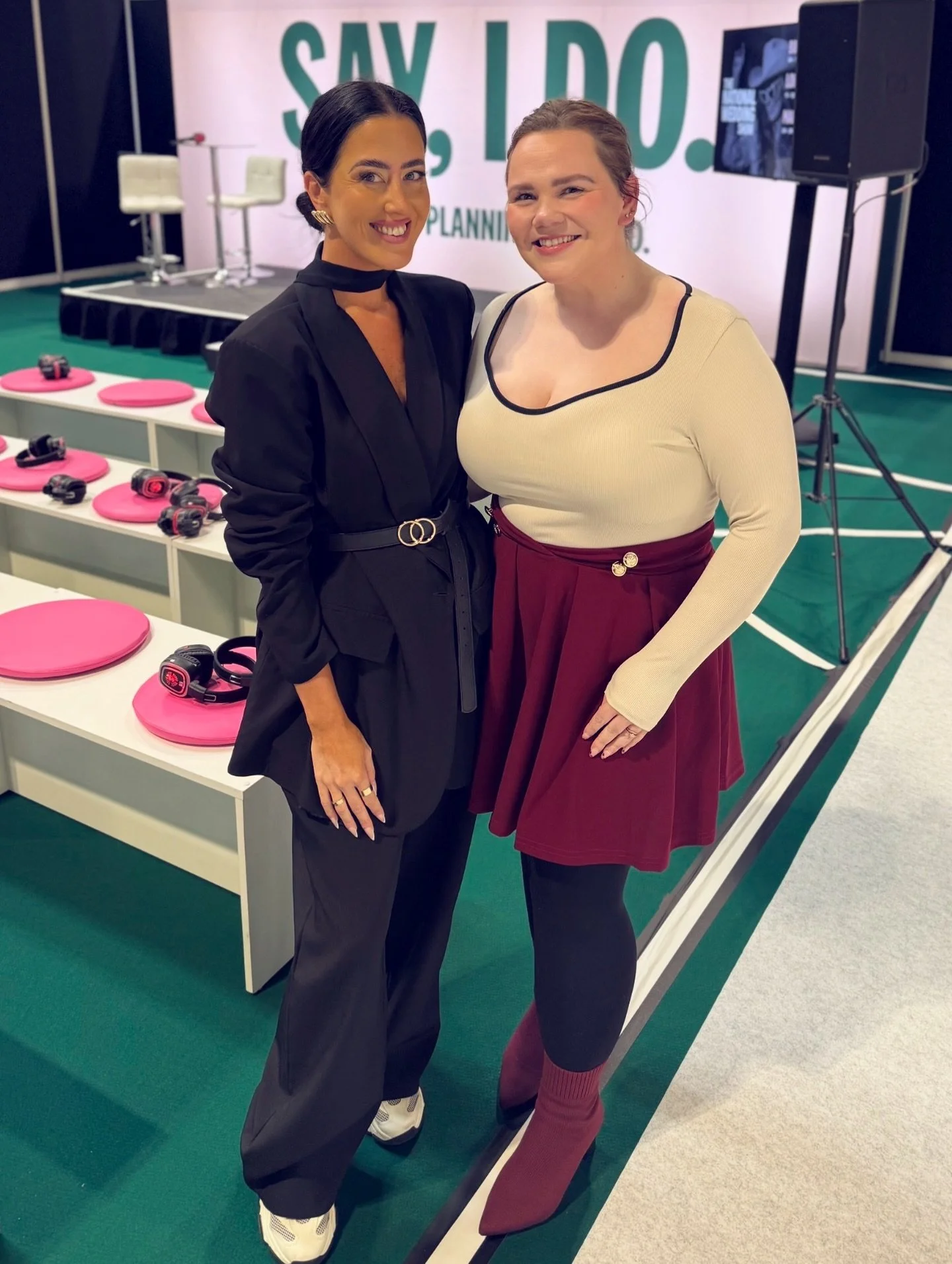 THE WEDDING SHOW ✨
Today I spent the day at the wedding show looking for new ideas. I also met the lovely @kelly_anneweddings ahead of her amazing @bridesandbubblesevents at @newhousecountryhotel next month which I am lucky to be a part of 🤍 if you 