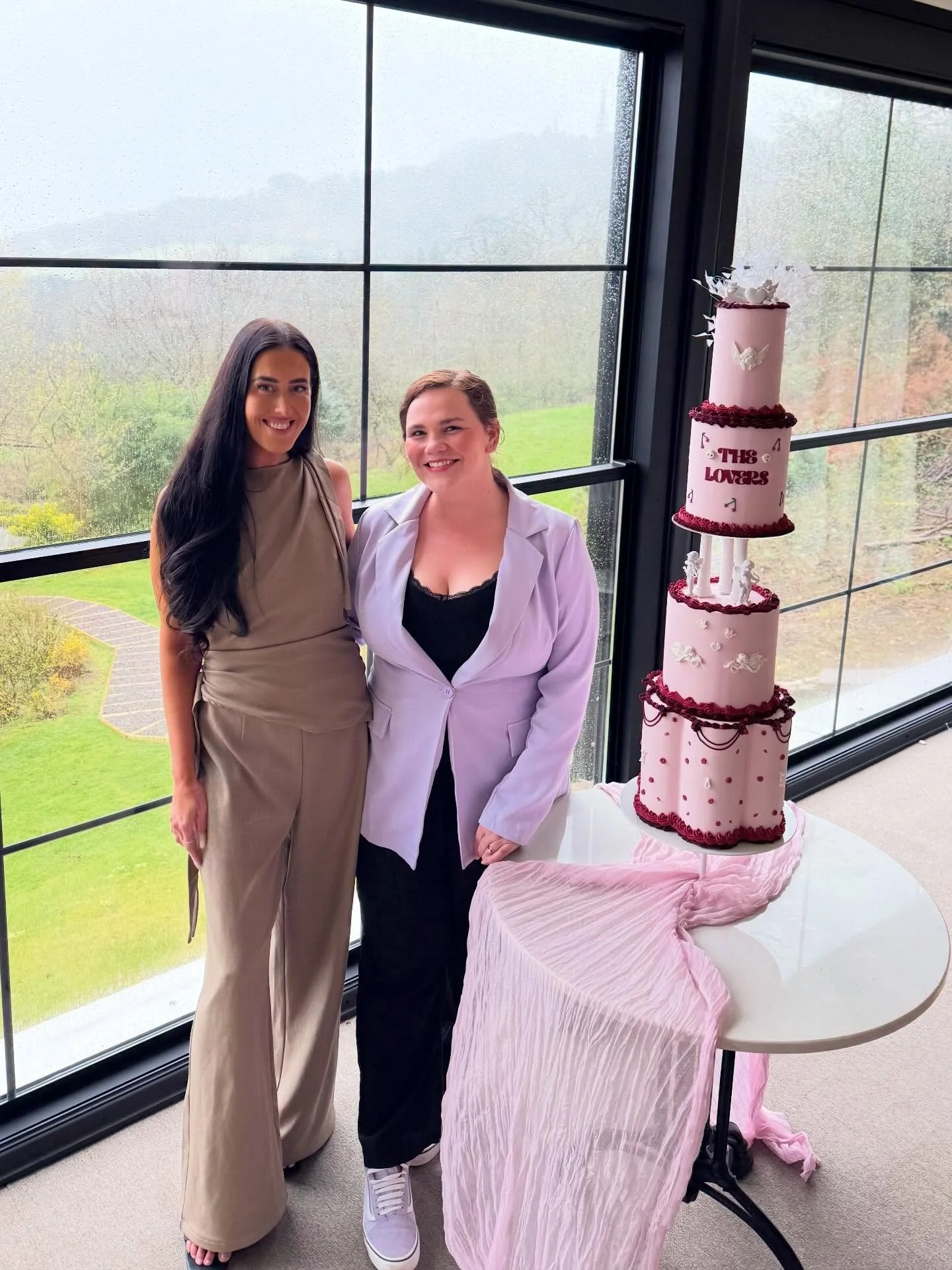 WHAT A WEEKEND!
Back with a bang this weekend with 2 events yesterday, I had the best day meeting lots of fabulous new brides &amp; grooms. Being a part of the Bubbles &amp; Buttercream event hosted by the fabulous @kelly_anneweddings was also brilli