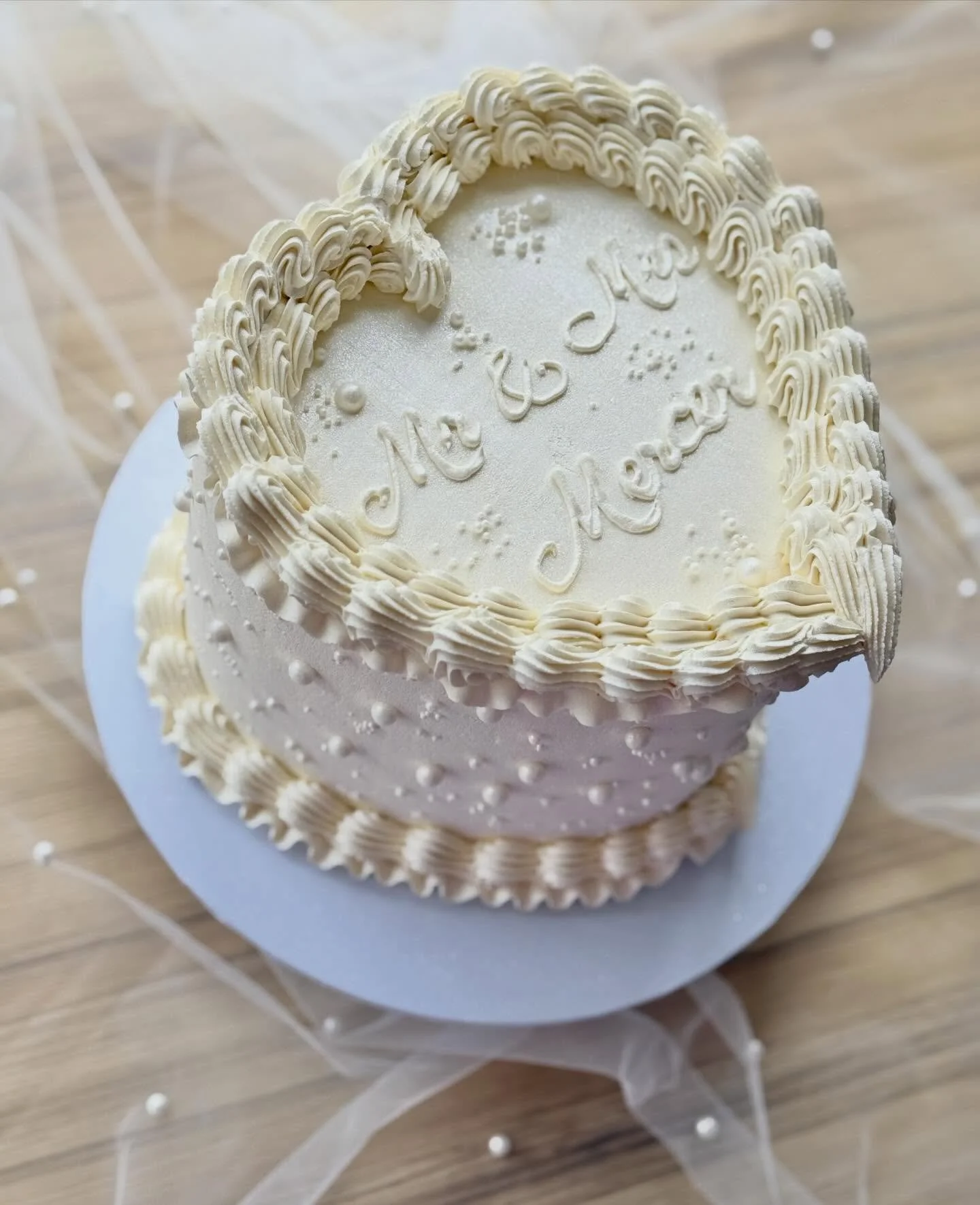 THE TIMELESS EDIT 🤍
Taking it back to the cake that started it all! 🫧Super excited to share more about this wedding collection later on this week! Stay tuned for more info 🤍