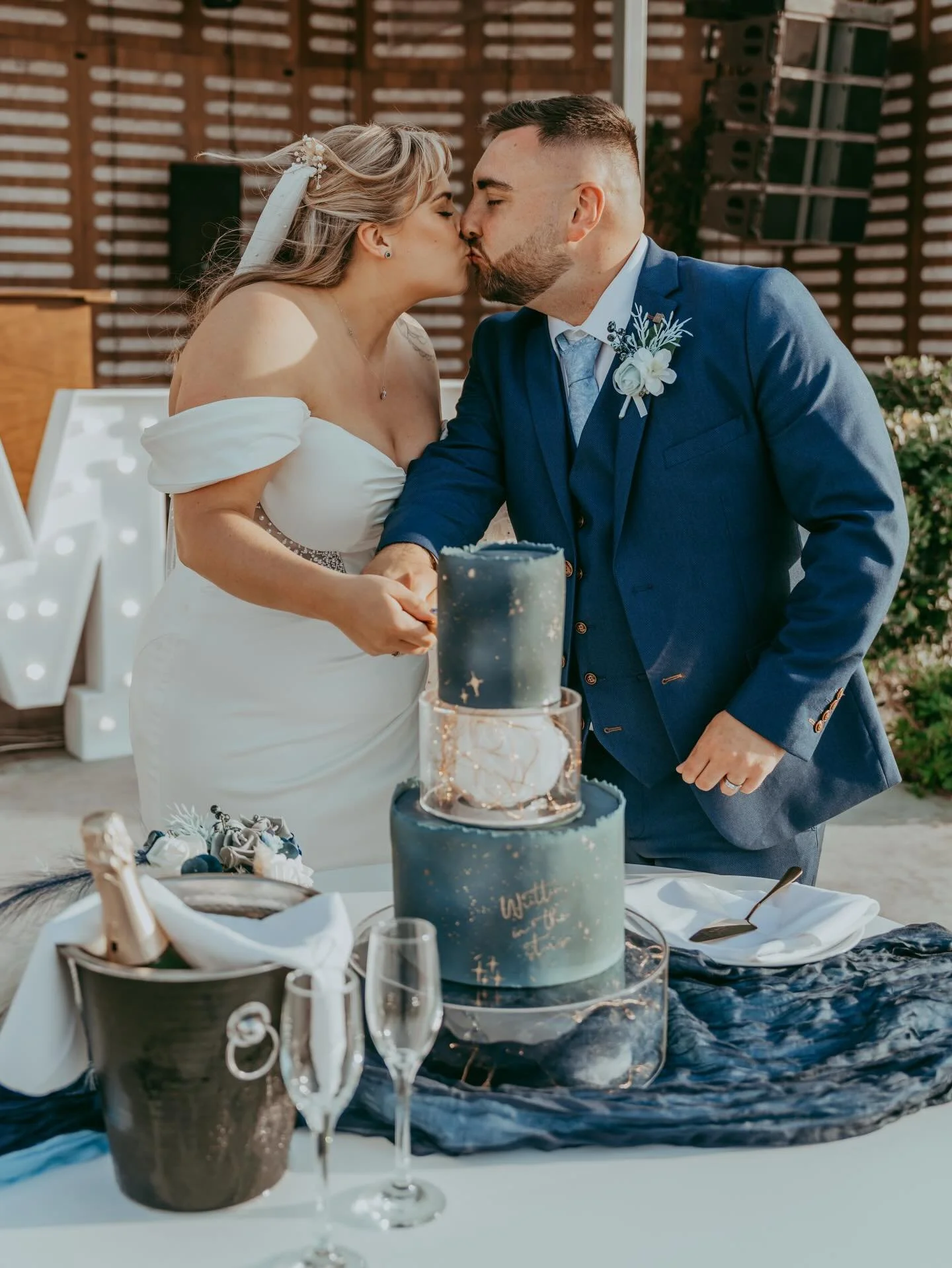 1 YEAR AGO ✨
Today marks a whole year since Baked By Alexandra went international and I baked my first cake in Cyprus! Being a part of a wedding is such a huge honour, especially when you&rsquo;re lucky enough to bake the cake and be at your best fri