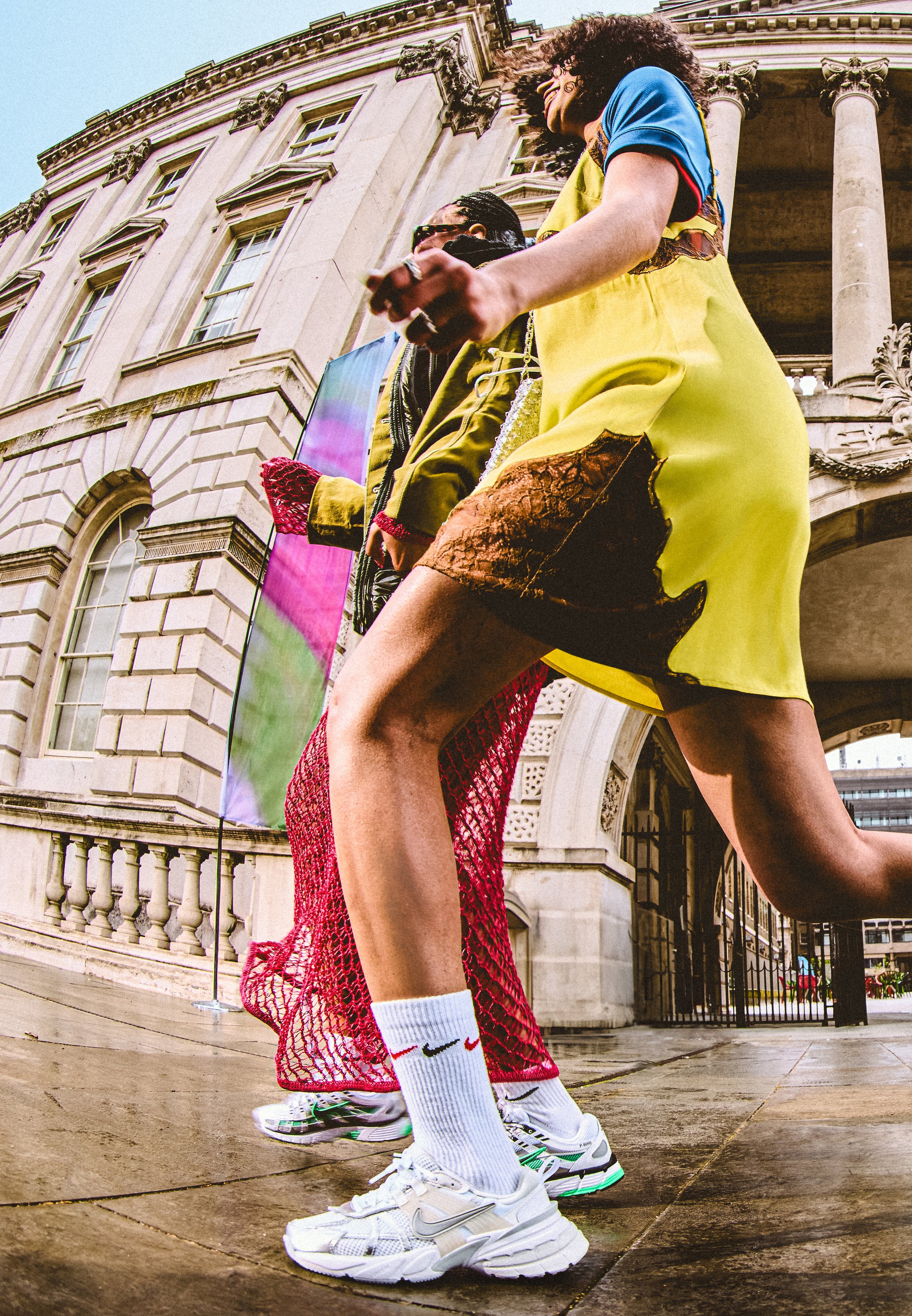+++++Shot_02_Running_To_Stage-0072 A1_V2.jpg