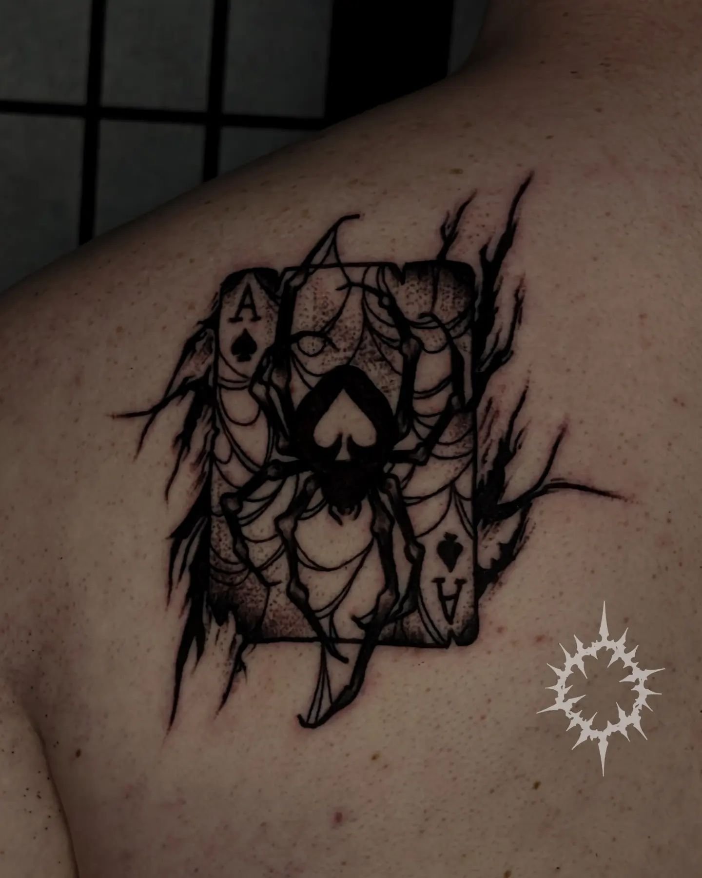 Forgot to post this one up from a while ago.. thanks for stopping to check it out 🖤 
.
.
.
#blackworked #blkwork #blacktattoo #spider #spidertattoo