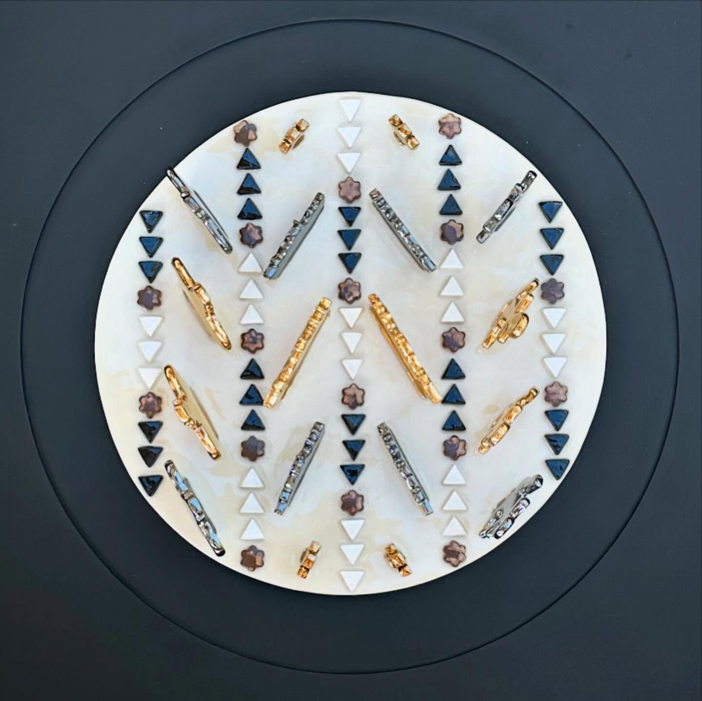 The Crown 👑 &amp;  Anchor ⚓️ 
An earthenware ceramic wall piece&hellip; made to sit alongside a view of the River Thames. 

#ceramicart #ceramics #gold #lustre @pottery.gagliano #clayartist #pottery #instaartwork #earthenware #crown #anchor