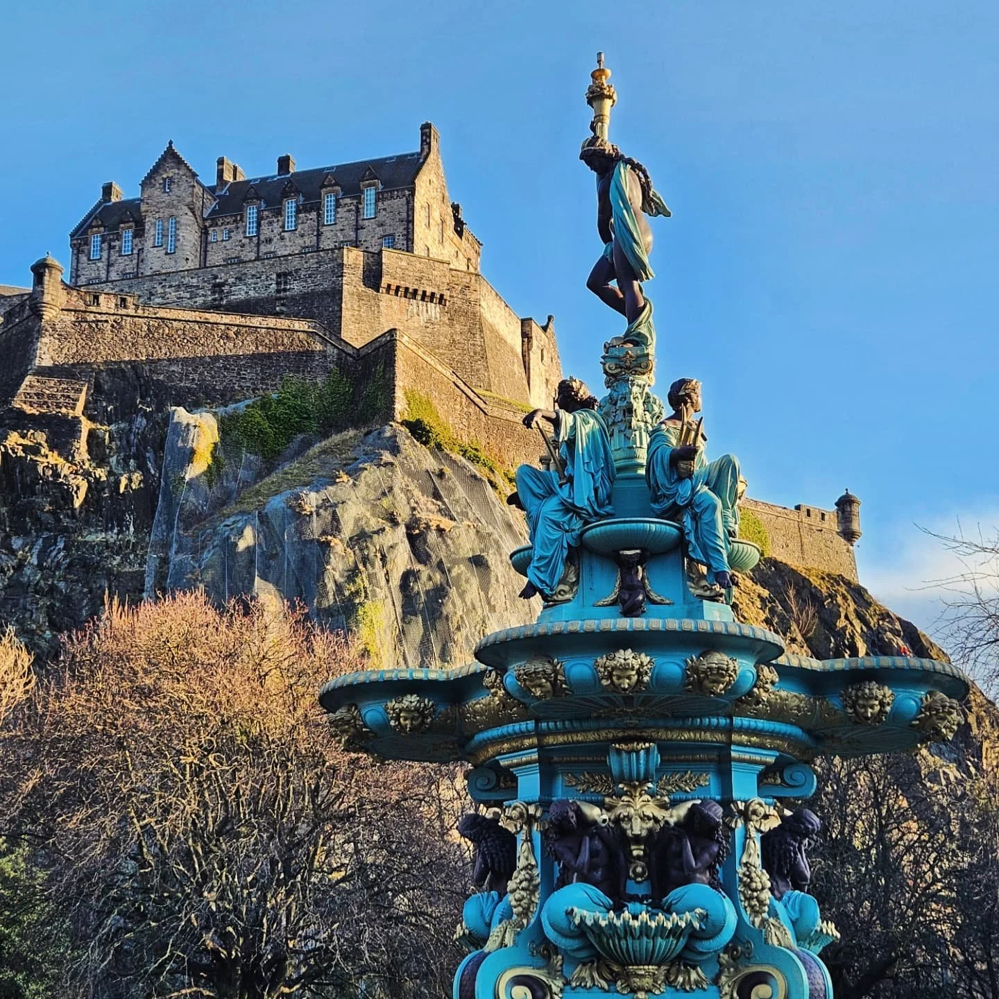 You don't need to walk far to see incredible things in Edinburgh. All this in less than half an hour. 

To hear the amazing stories behind all this and more, book our Complete Edinburgh Experience. Link in our bio.

#edinburghtours #thistleanddram #e