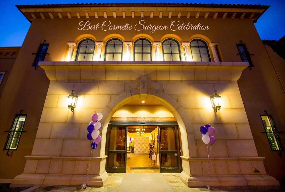 Dr. Yoo Honored by Ranch & Coast Magazine at Best Cosmetic Surgeon Celebration