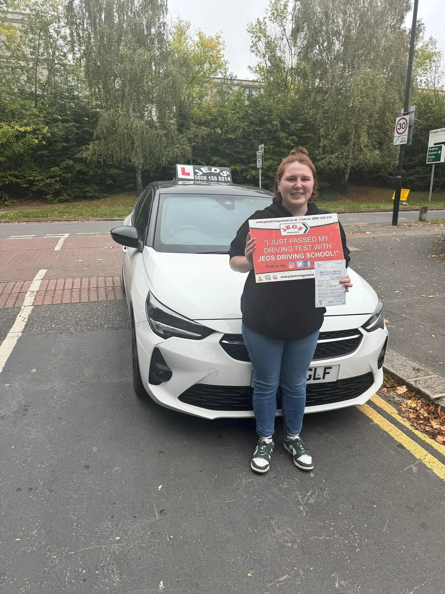 Stacy passed 1st time at Mitcham, with Maria K ! 🥇

Well done and all the best for your future on the roads!🚗📚

#firsttimepass #driverslicense #drivinginstructor #drivinglessons #drivingschool #jeds #jedsdrivingschool