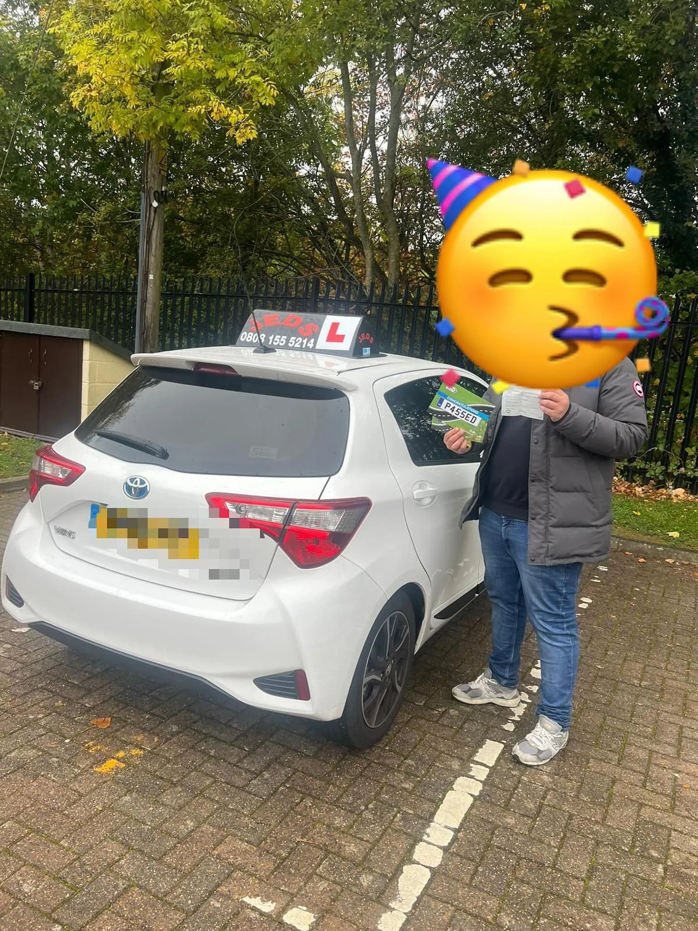 Abdullah passed at Crawley test centre, with Sardar!🥳

Well done and all the best for your future on the roads!🚗📚

#passed #driverslicense #drivinginstructor #drivinglessons #jeds #jedsdrivingschool #crawley