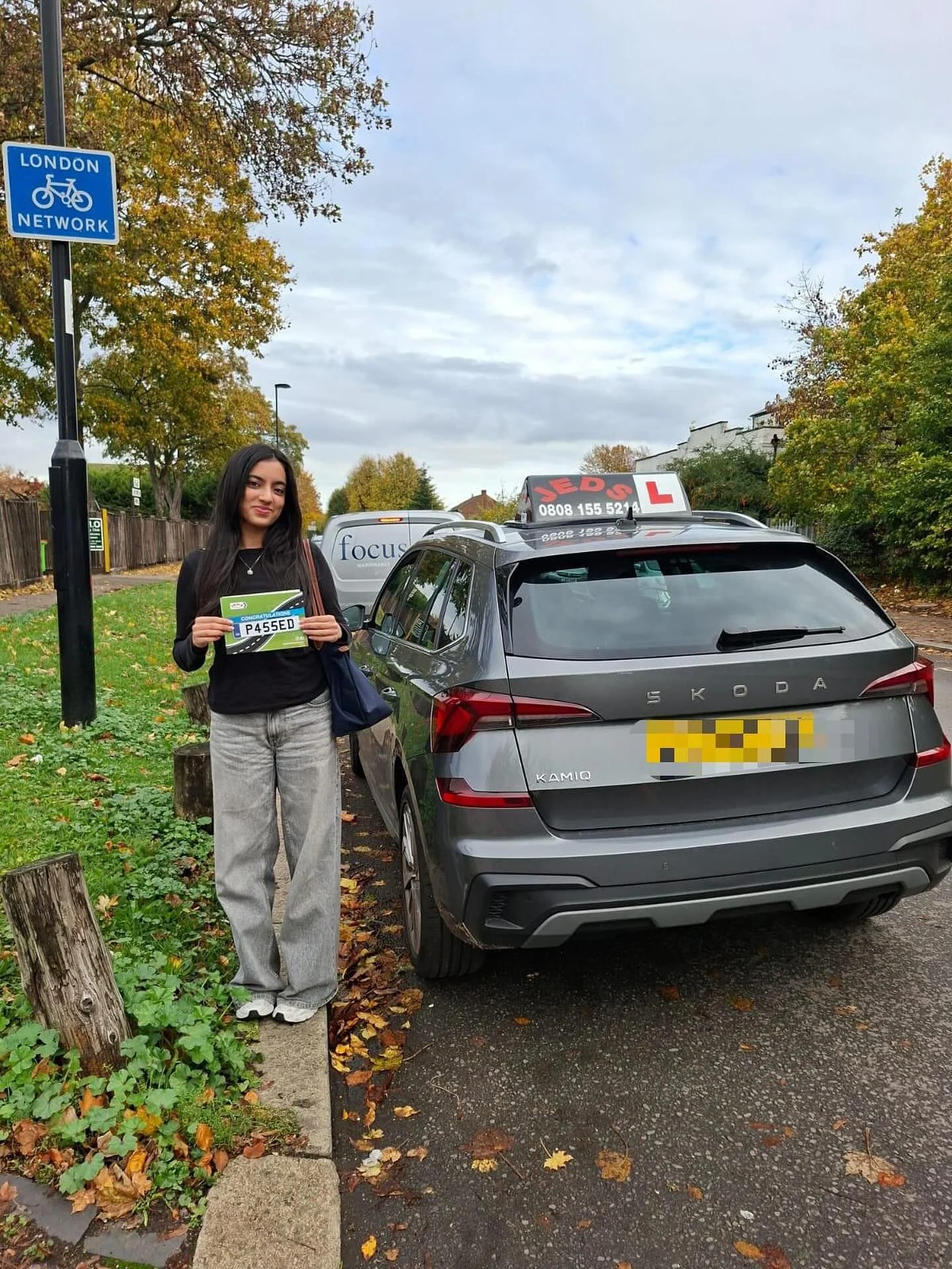 Soha passed at Mitcham test centre, with Maria!🥳

Well done and all the best for your future on the roads!🚗📚

#passed #driverslicense #drivinginstructor #drivinglessons #drivingschool #jeds #jedsdrivingschool #mitcham