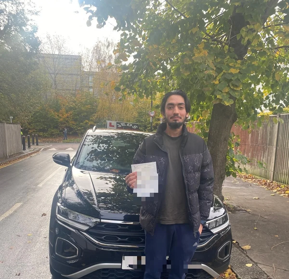 Abdullah passed with 0 faults at Mitcham test centre, with Naseem!🥳

Well done and all the best for your future on the roads !🚗📚

#passed #driverslicense #drivinglessons #drivingschool #jeds #jedsdrivingschool #mitcham