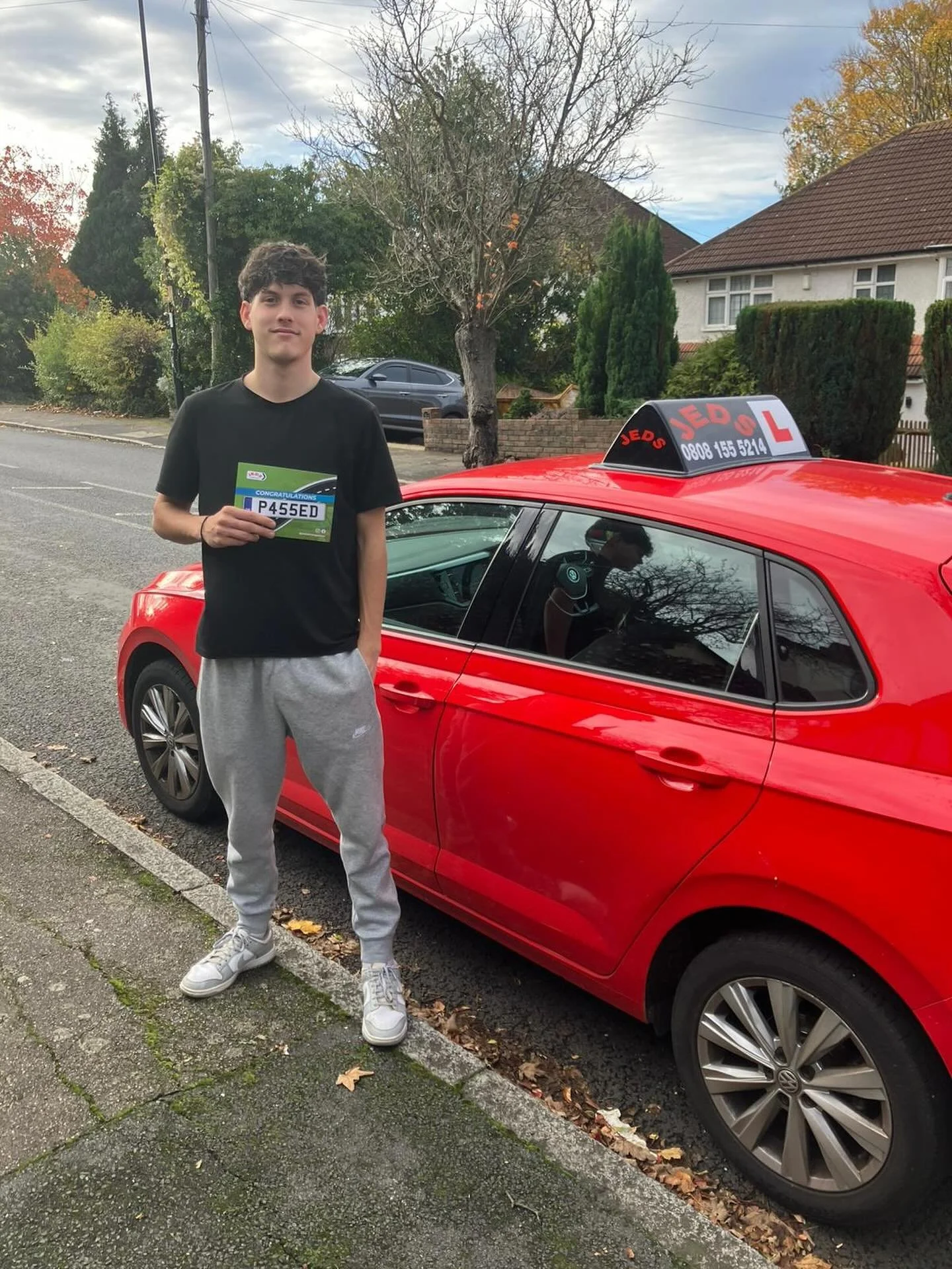 Kayden passed 1st time with 3 faults at Bromley, with Dan!🥇

Well done and all the best for your future on the roads!🚗📚

#firsttimepass #driverslicense #drivinglessons #drivingschool #bromley #jeds #jedsdrivingschool #drivingtest