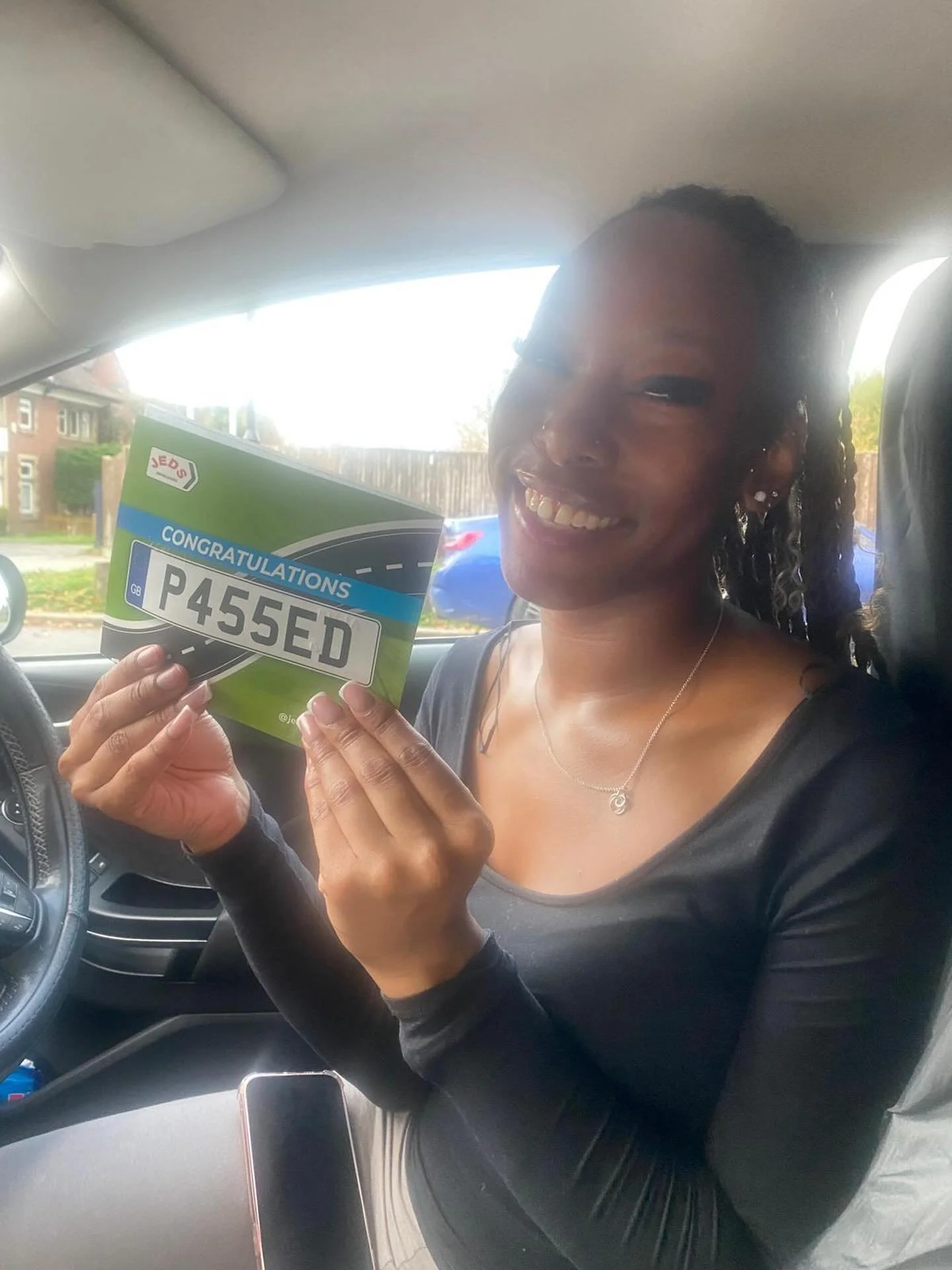 Atiya passed 1st time with Anna at Mitcham test centre!🥇

Well done and all the best for your future on the roads!🚗📚

#firsttimepass #driverslicense #drivinglessons #drivingschool #jeds #jedsdrivingschool #mitcham