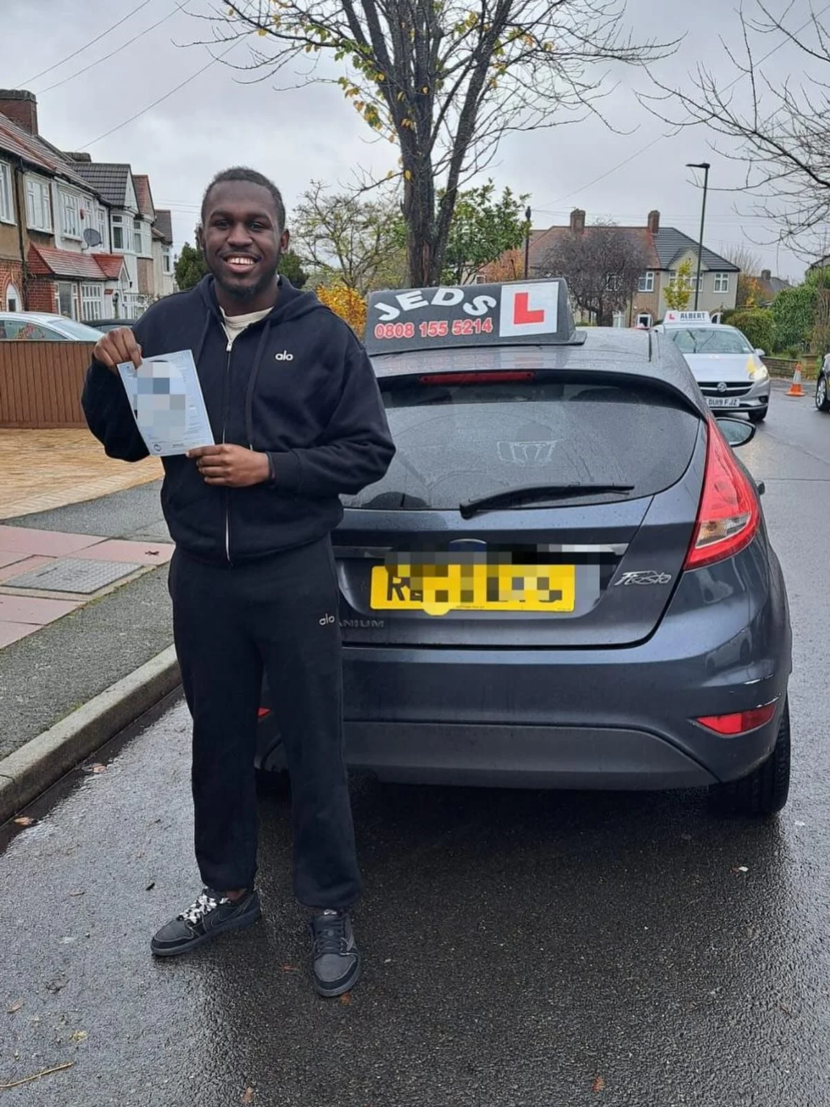 Demani passed 1st time at West wickham, with Shabana!🥇

Well done and all the best for your future on the roads!🚗📚

#firsttimepass #driverslicense #drivinglessons #drivinginstructor #drivingschool #jeds #jedsdrivingschool #westwickham