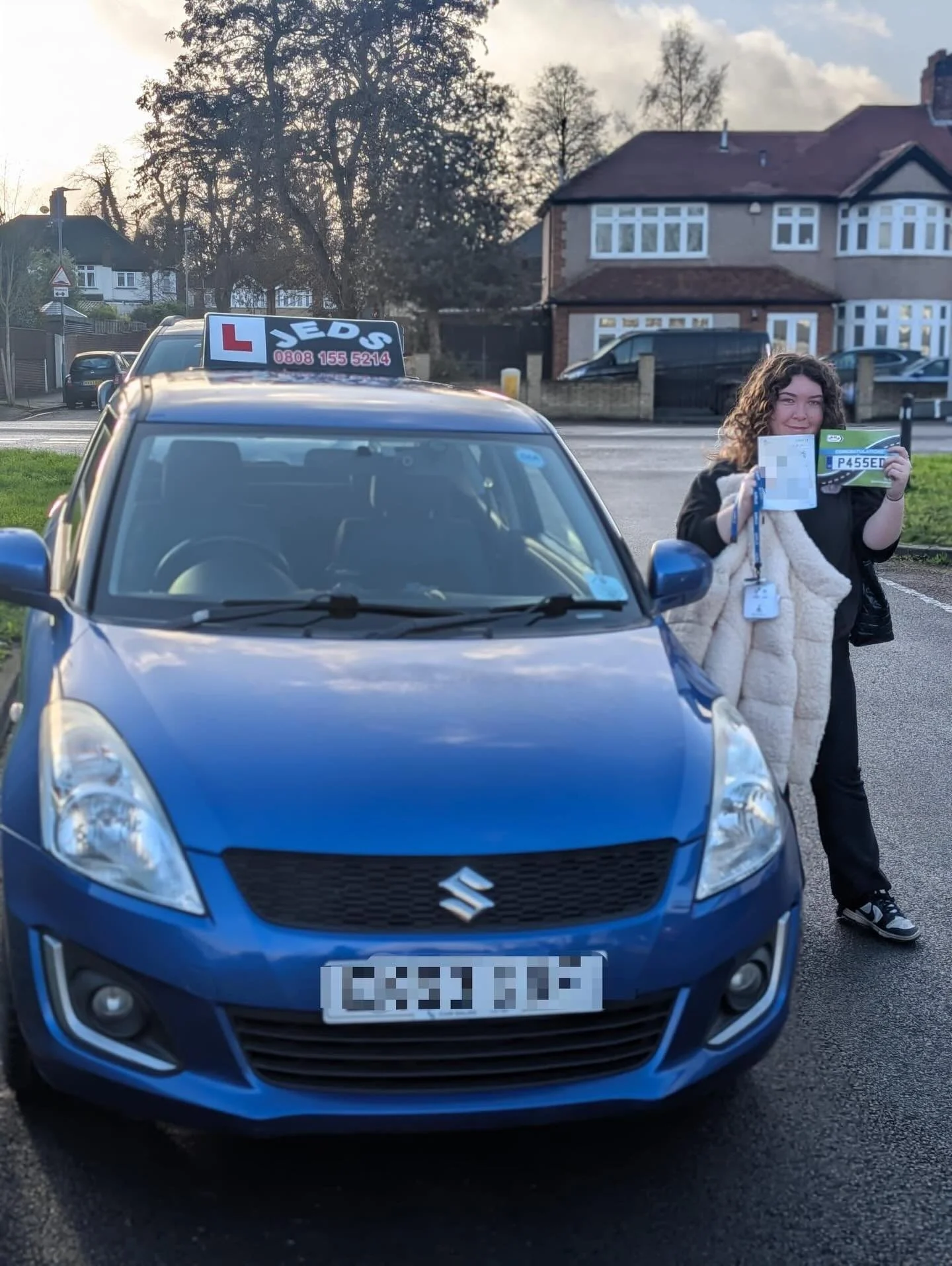 Jade passed at Mitcham test centre, with Jay!🥳

Well done and all the best for your future on the roads!🚗📚

#passed #driverslicense #drivinglessons #drivinginstructor #drivingschool #jeds #jedsdrivingschool #mitcham