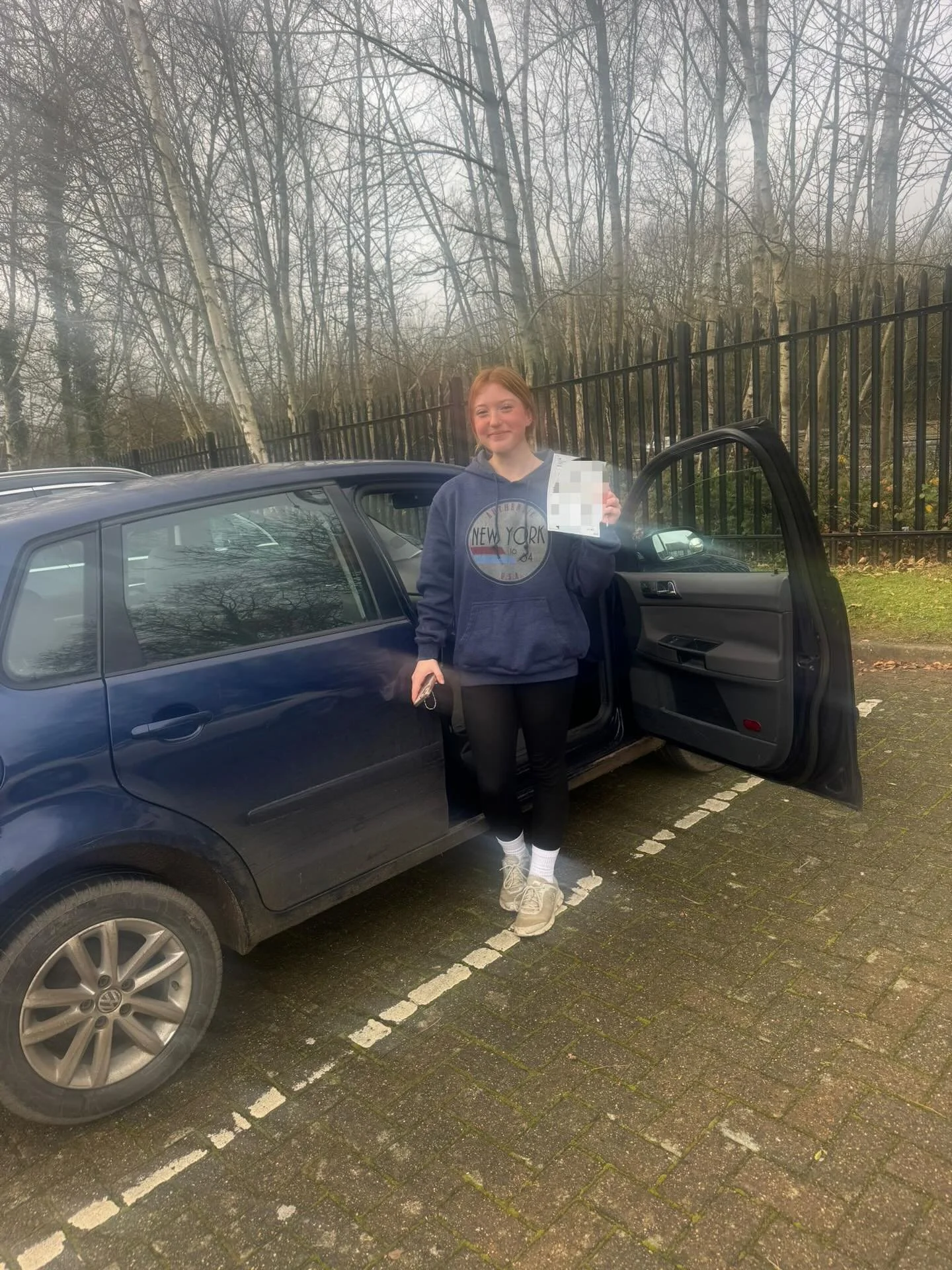 Maisy passed First time at Crawley Test Centre, with Bianca!🥇

Well done and all the best for your future on the roads!🚗📚

#firsttimepass #driverslicense #drivinginstructor #drivinglessons #drivingschool #jeds #jedsdrivingschool #crawley