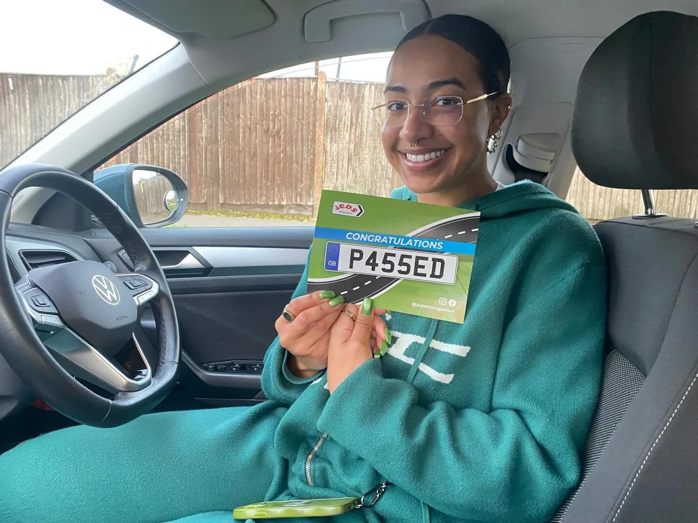 Shakira passed First time with Yaw and Naseem at Mitcham test centre!🥇

Well done and all the best for your future on the roads!🚗📚

#firstimepass #driverslicense #drivinginstructor #drivingschool #mitcham #jeds #jedsdrivingschool