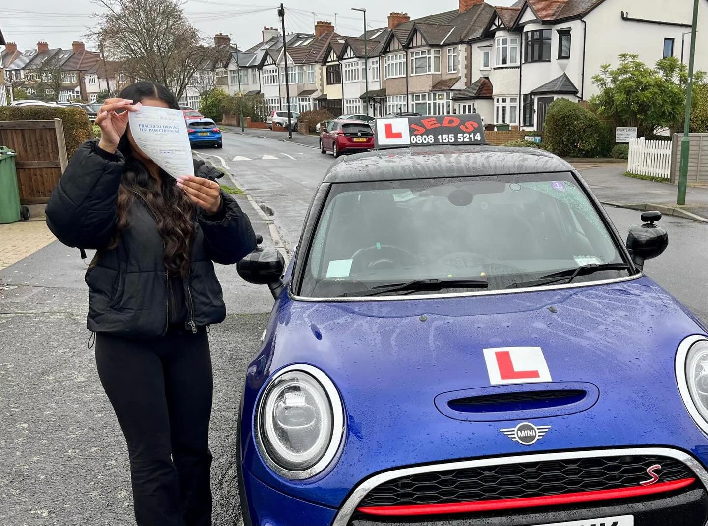 Suheera passed First time at Mitcham, with Ray!🥇

Well done and all the best for your future on the roads!🚗📚

#firsttimepass #driverslicense #drivinglessons #drivinginstructor #jeds #jedsdrivingschool #mitcham