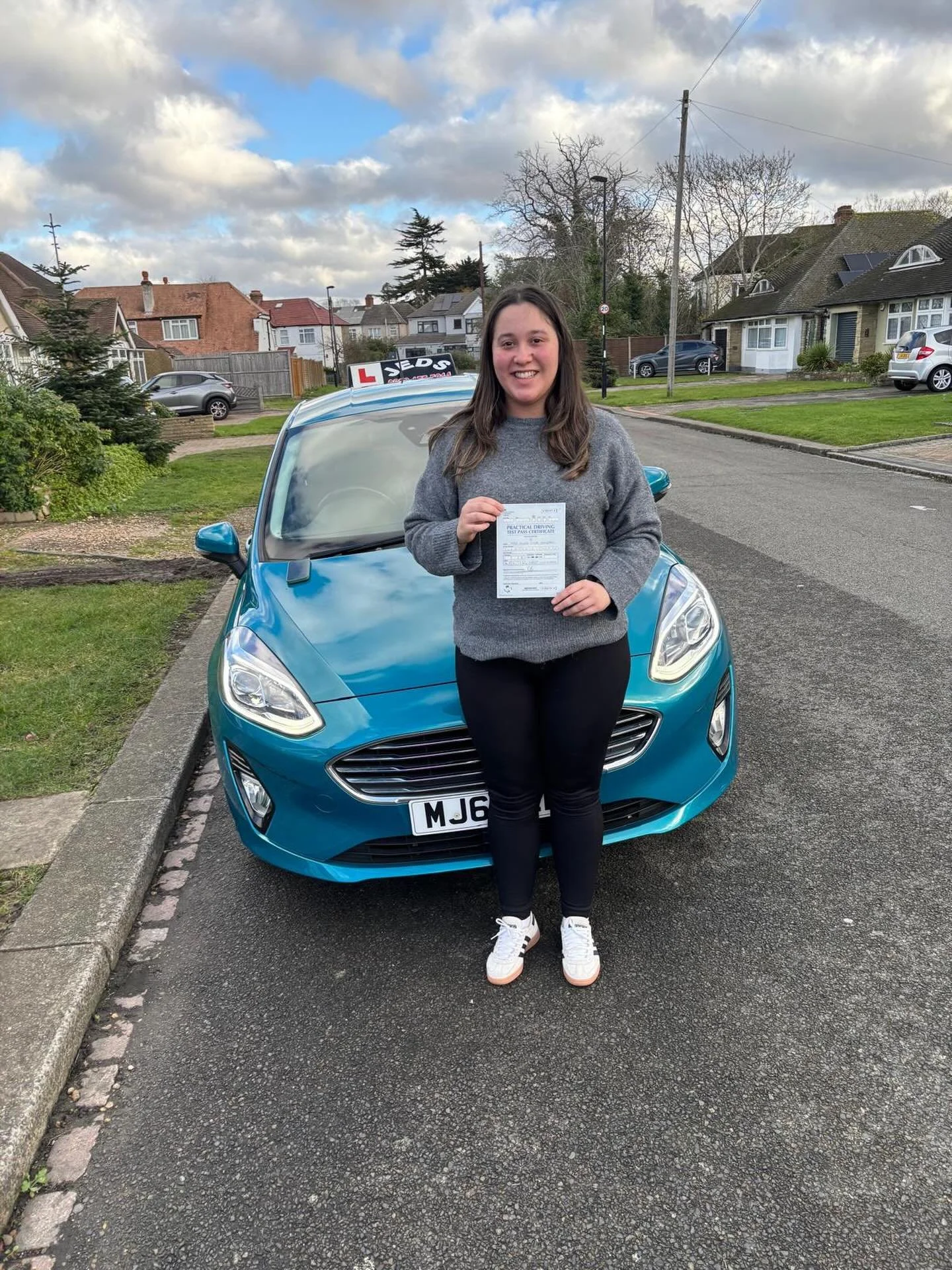Nicole passed First time at West Wickham with Ashley!🥇

Well done and all the best for your future on the roads!🚗📚

#firsttimepass #driverslicense #drivinglessons #drivingtest #drivingschool #jeds #jedsdrivingchool #westwickham