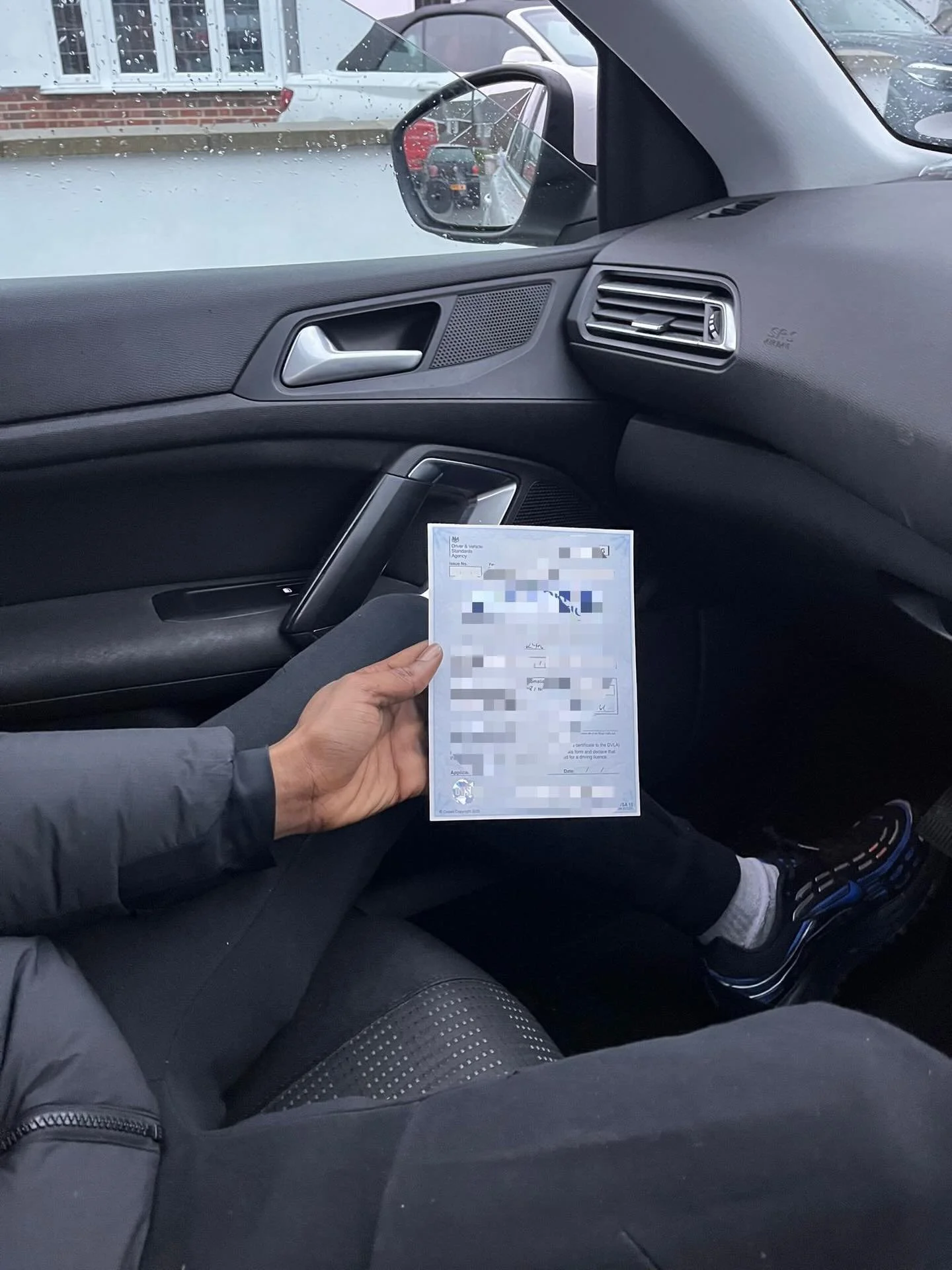 Shai passed at West Wickham, with Yiannis!🥳

Well done and all the best for your future on the roads!🚗📚

#passed #driverslicense #drivinglessons #drivinginstructor #jeds