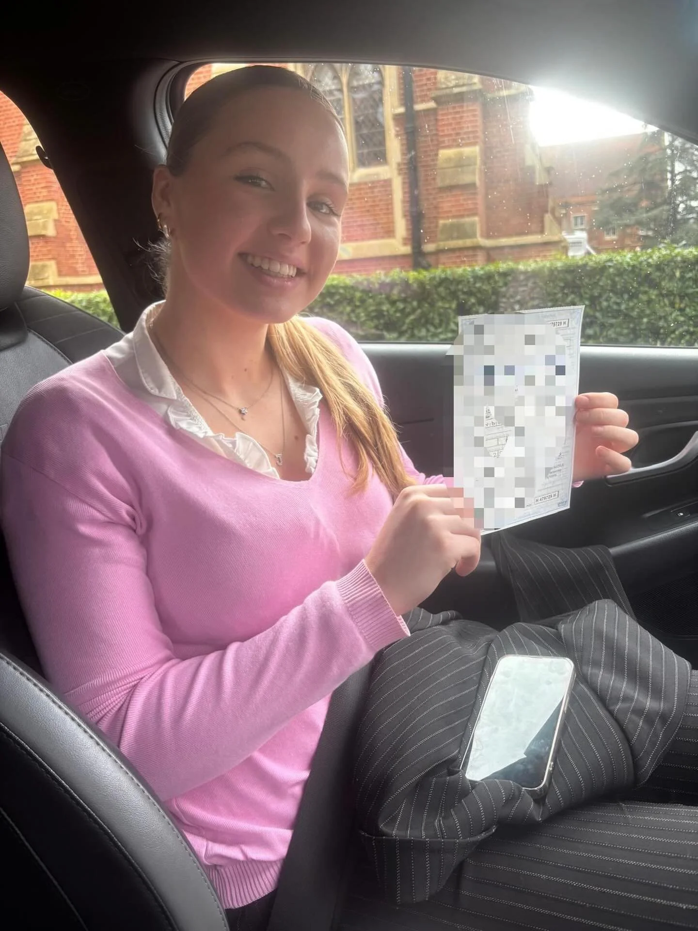 ‪Issy passed First time at Morden Test Centre, with Lynn!🥇

Well done and all the best for your future on the roads!🚗📚#firsttimepass #driverslicense #drivinglessons #morden #jeds