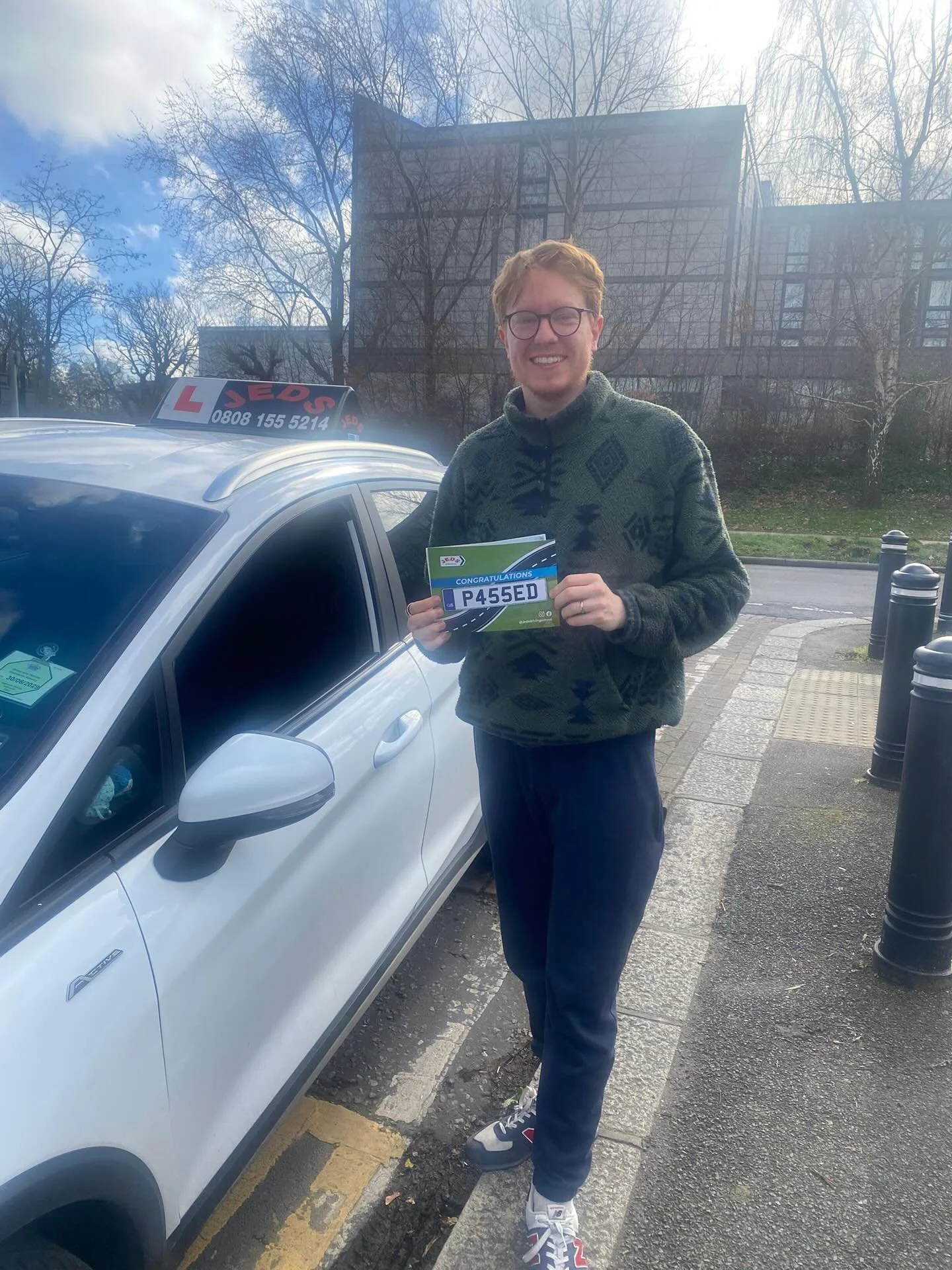 Sean passed 1st time with 1 fault at Mitcham, with Anna!🥇

Well done and all the best for your future on the roads!🚗📚

#firsttimepass #driverslicense #drivinglessons #jeds