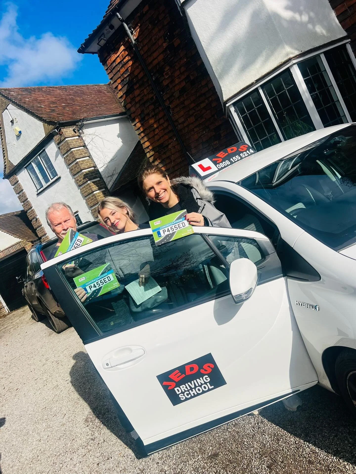 Holly passed with 2 minors at Mitcham, with Sardar/ Safi!🥳

Well done and all the best for your future on the roads!🚗📚

#passed #driverslicense #drivingschool #jeds #jedsdrivingschool