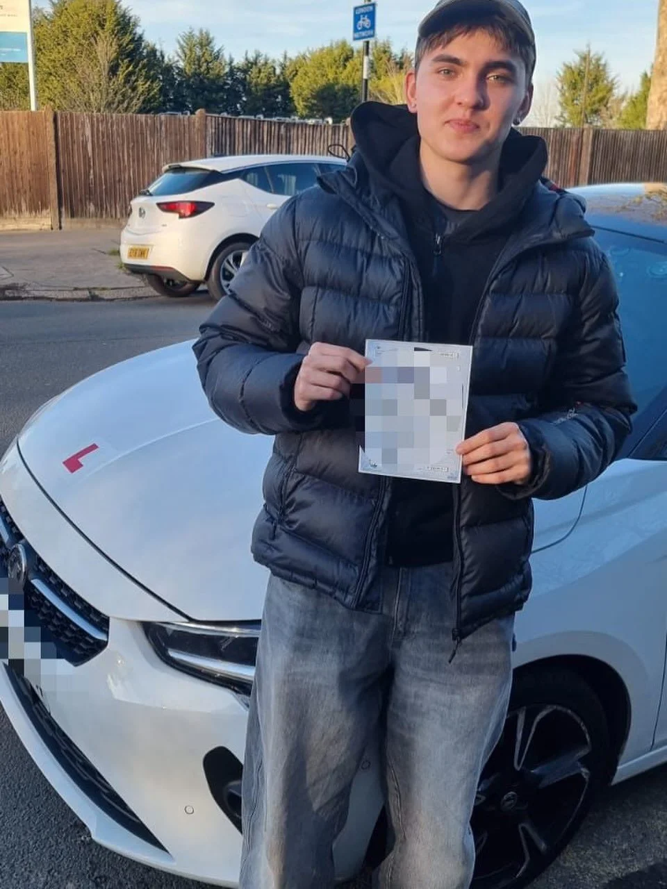 Oleg passed First time with 4 minors at Mitcham, with Leo!🥇

Well done and all the best for your future on the roads!📚🚗

#firsttimepass #driverslicense #drivinglessons #drivinginstructor #jeds