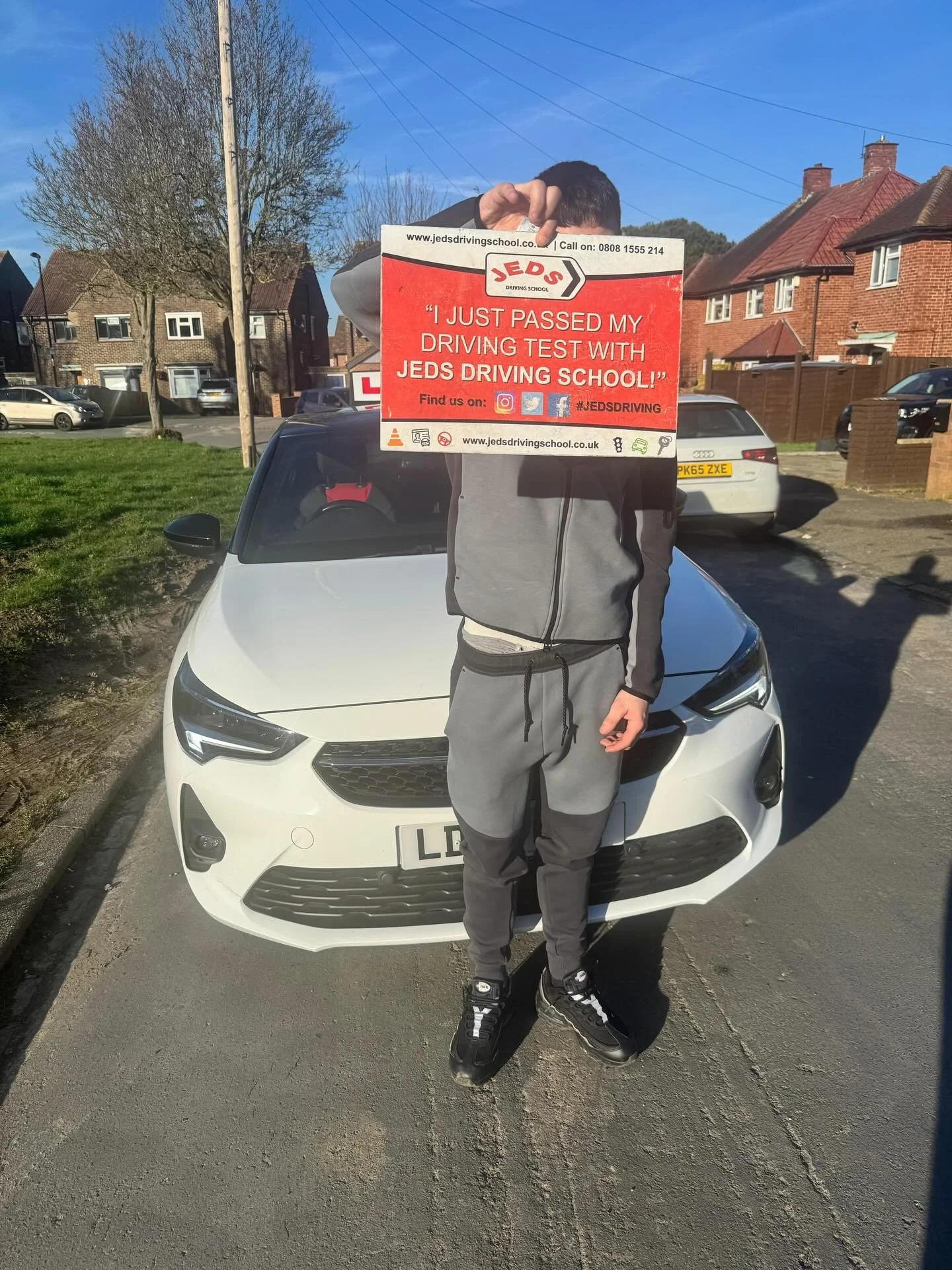 Callum passed 1st time at Mitcham, with Maria K!🥇

Well done and all the best for your future on the roads!🚗📚

#firsttimepass #driverslicense #drivinglessons #drivinginstructor #jeds