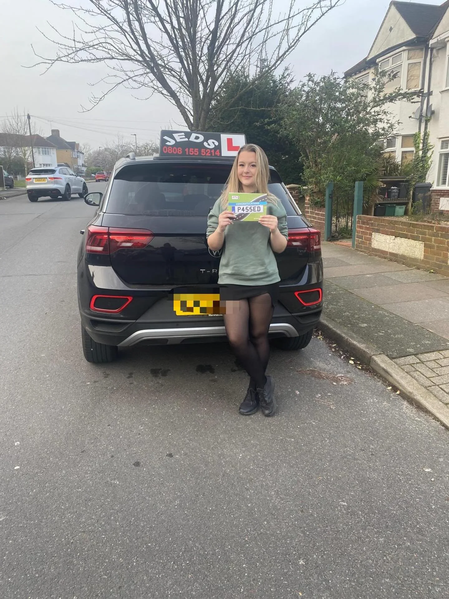 Emma passed with only 2 driving faults at West Wickham, with Naseem!🥳

Well done and all the best for your future on the roads!🚗📚

#passed #driverslicense #drivingtest #drivingschool #jeds