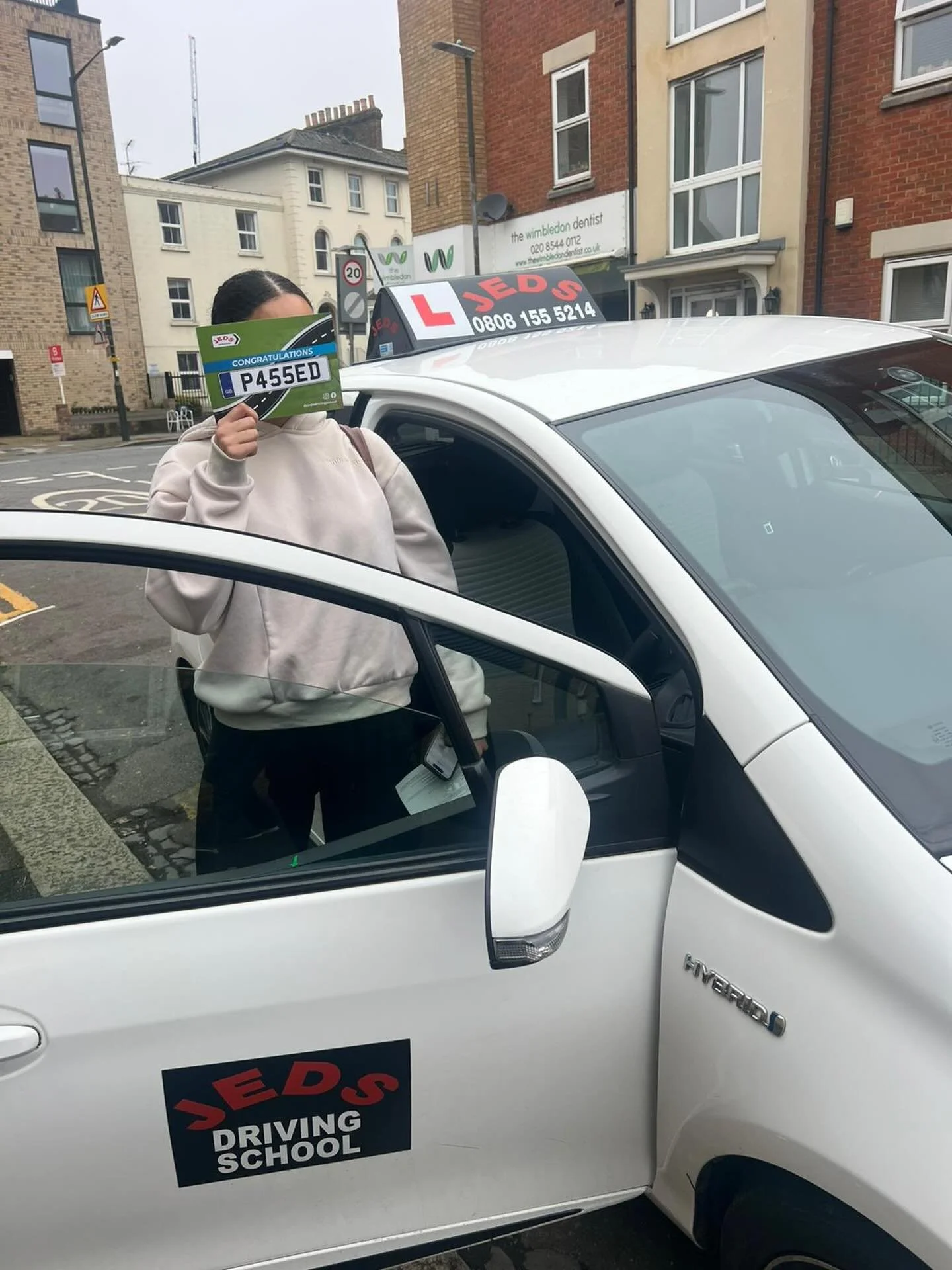 Amelie passed at Morden test centre, with Sardar/Safi!🥳

Well done and all the best for your future on the roads!🚗📚

#passed #driverslicense #drivingtest #drivinglessons #jeds