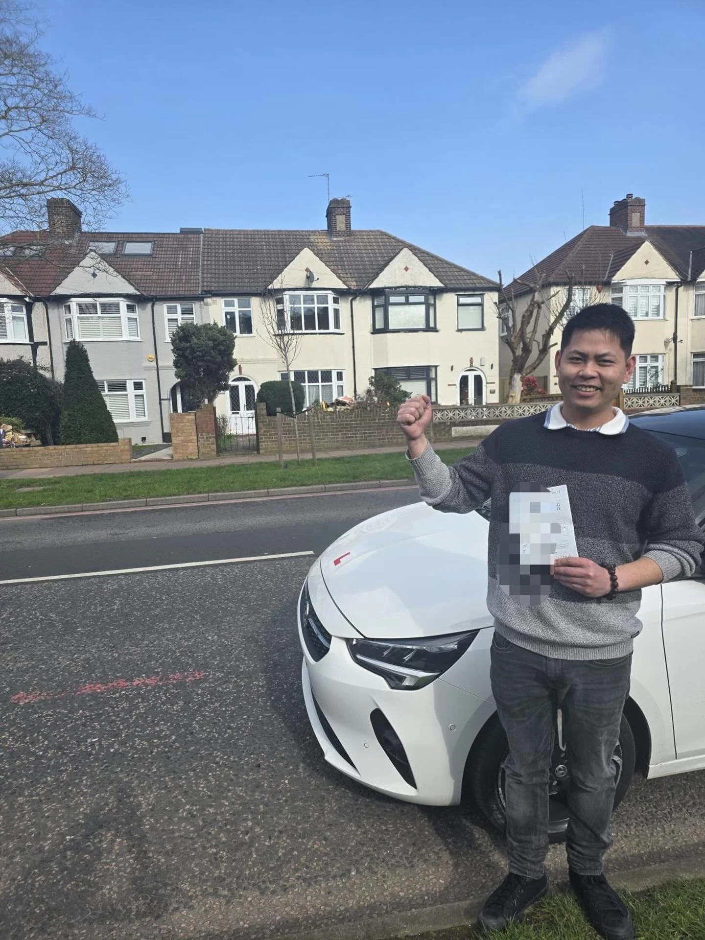 Alex passed First time at West Wickham, with Leo!🥇

Well done and all the best for your future on the roads!🚗📚

#firsttimepass #driverslicense #drivinglessons #jeds #westwickham