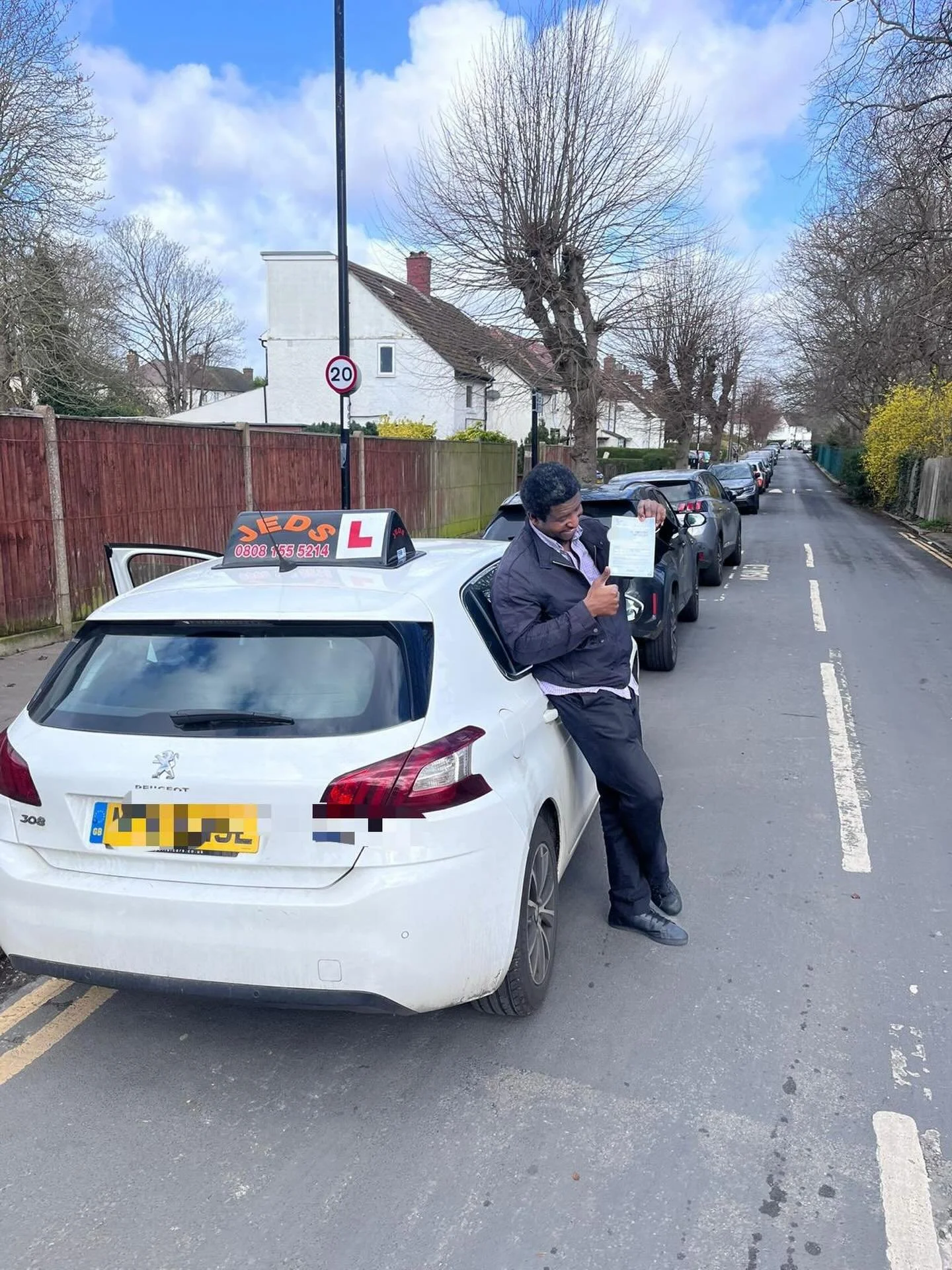 Mawuli passed at Mitcham, with Yiannis! 🥳

Well done and all the best for your future on the roads!🚗📚

#passed #driverslicense #drivinglessons #drivingschool #jeds