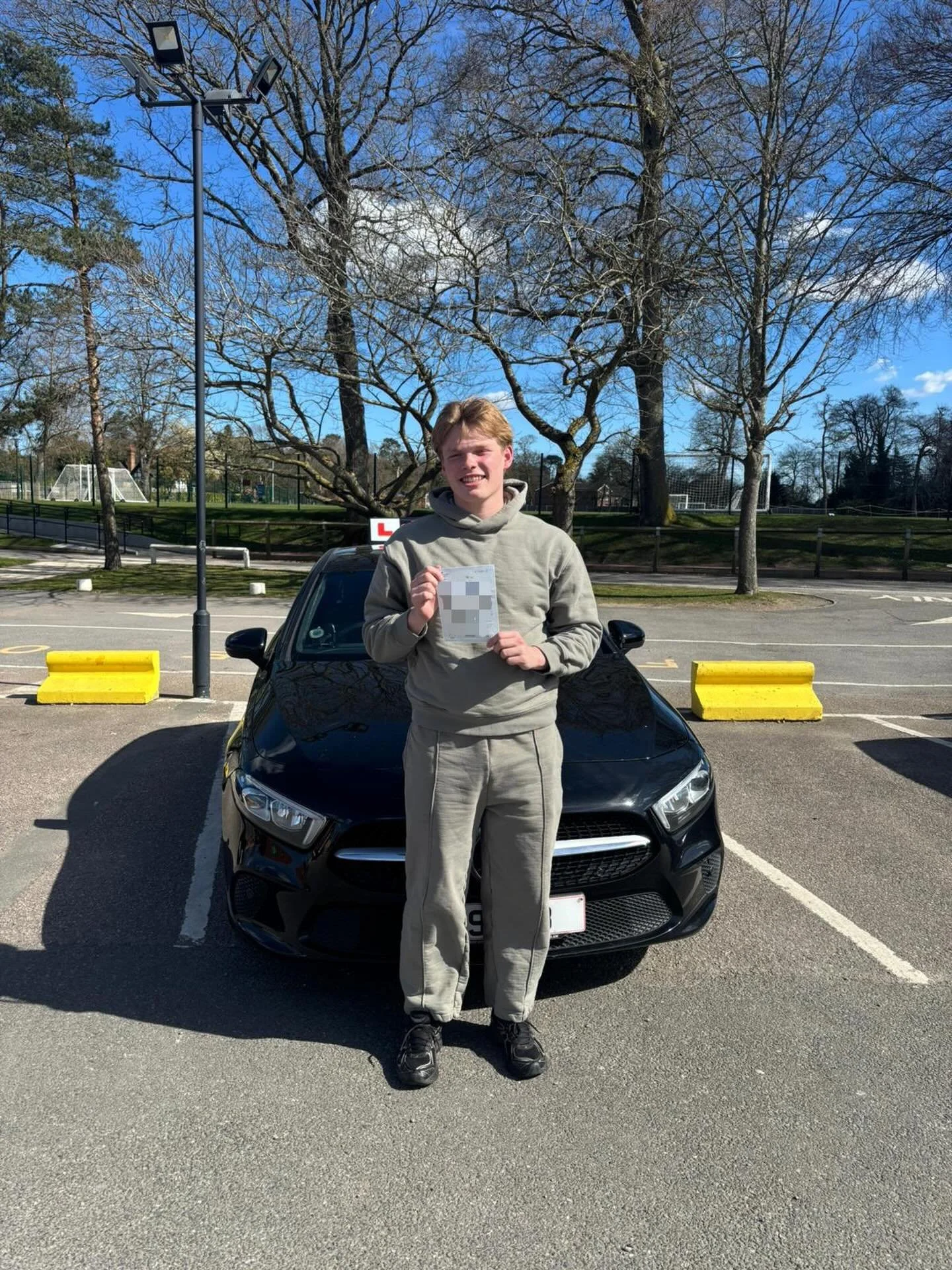 Ben passed at West Wickham with 0 faults, with Maz! 🥇

Well done and all the best for your future on the roads!🚗📚

#passed #driverslicense #drivingtest #drivingschool #jeds