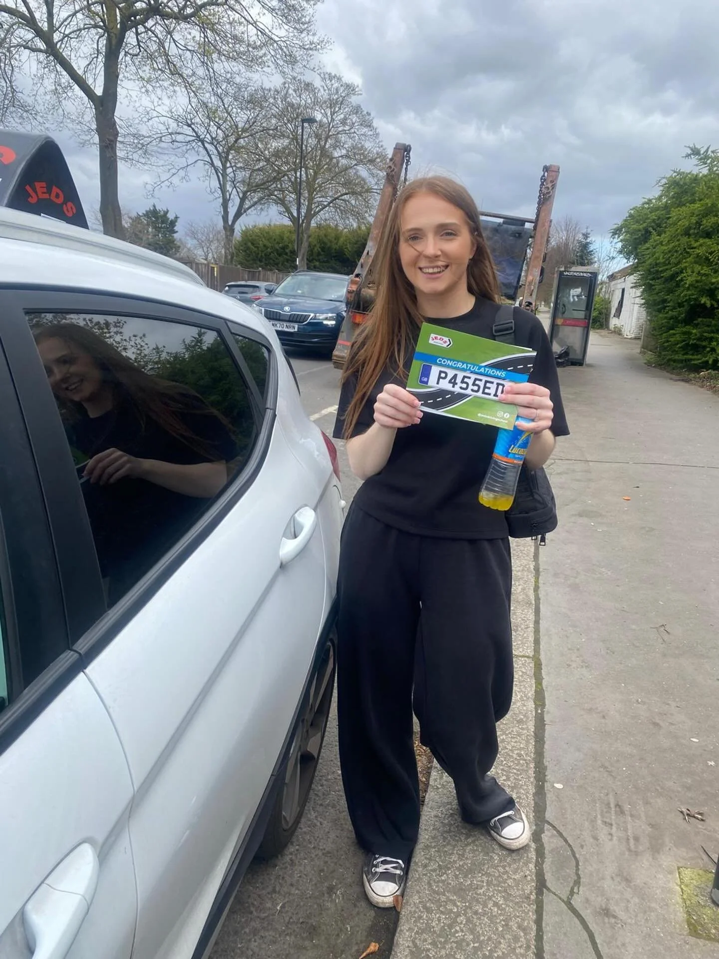 Brooke passed with 2 driving faults with Anna at Mitcham test centre!🥳

Well done and all the best for your future on the roads!📚🚗

#passed #driverslicense #drivnginstructor #drivinglessons #jeds